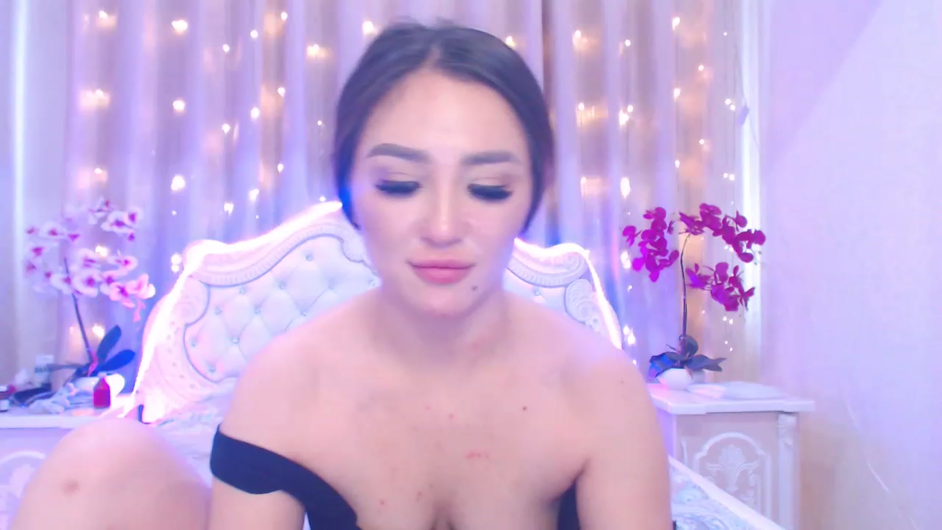 Gallery image thumbnail from MiraKyong's myfreecams stream on, 04/26/2023, 07:04 image 11 of 20