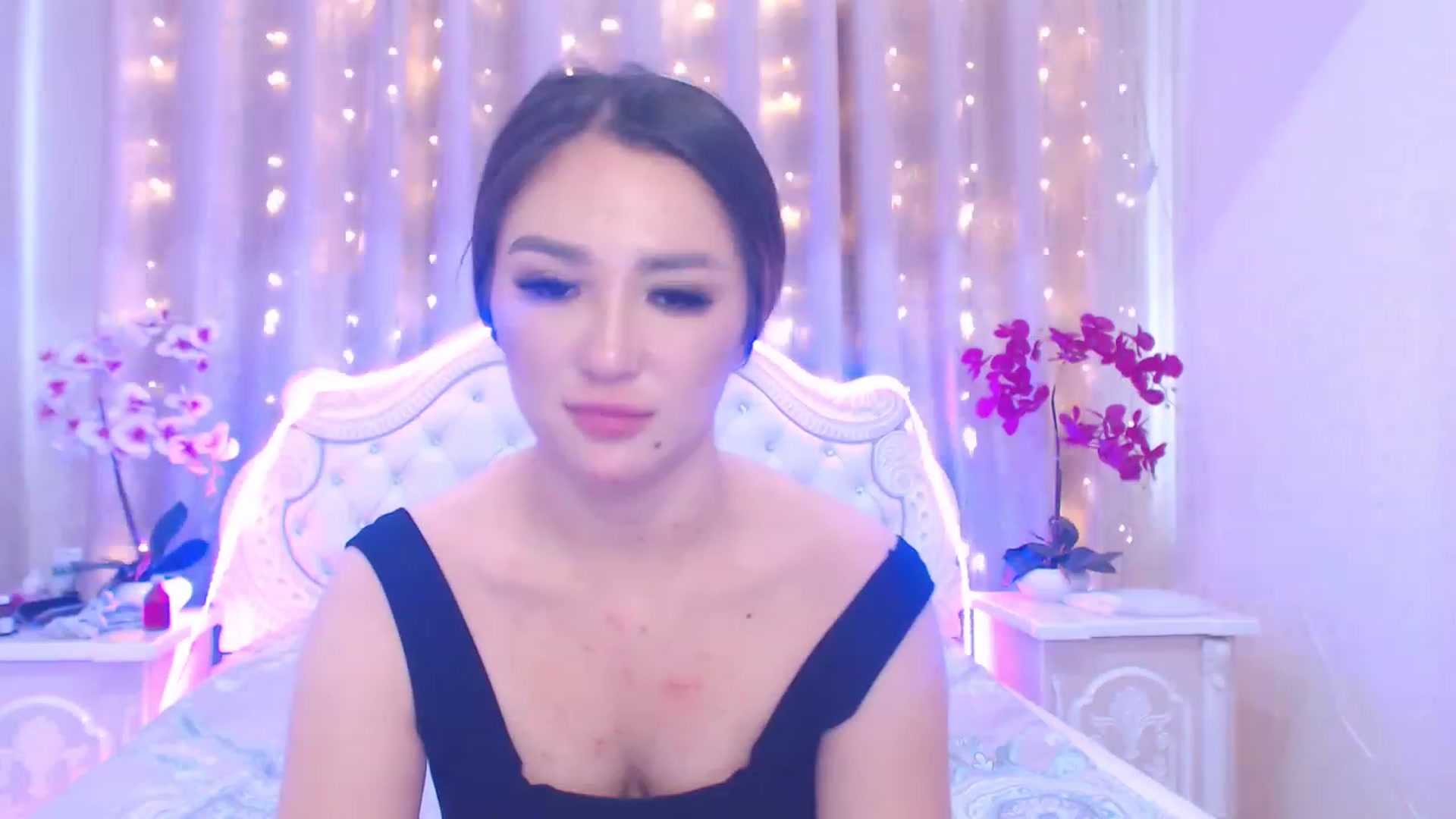 Gallery image thumbnail from MiraKyong's myfreecams stream on, 04/26/2023, 07:04 image 2 of 20