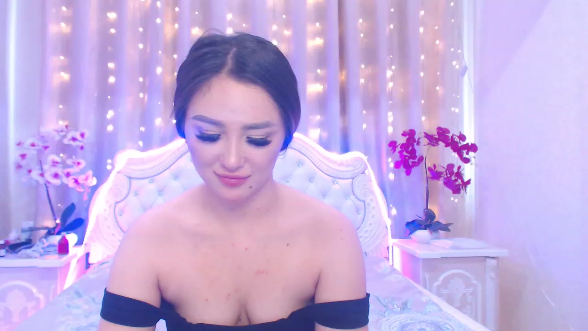 Gallery image thumbnail from MiraKyong's myfreecams stream on, 04/26/2023, 07:04 image 14 of 20