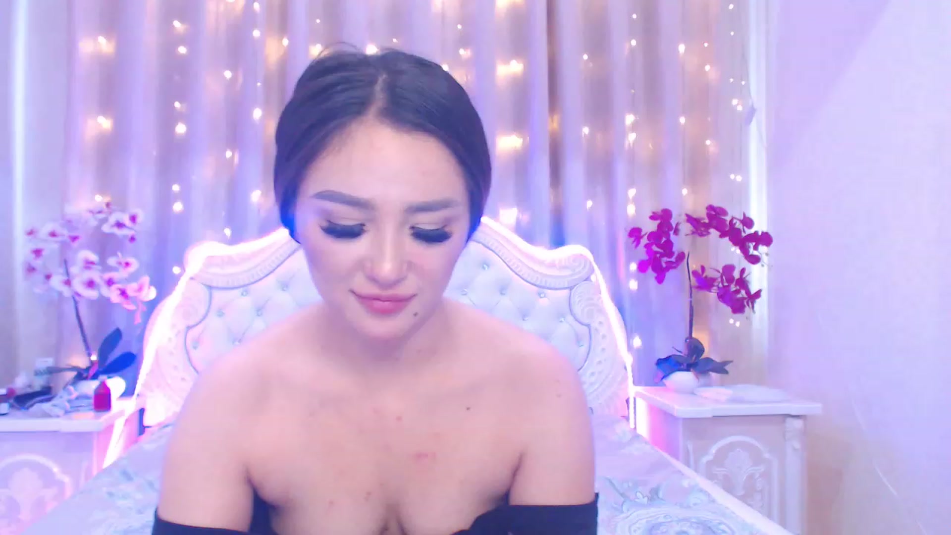 Gallery image thumbnail from MiraKyong's myfreecams stream on, 04/26/2023, 07:04 image 7 of 20