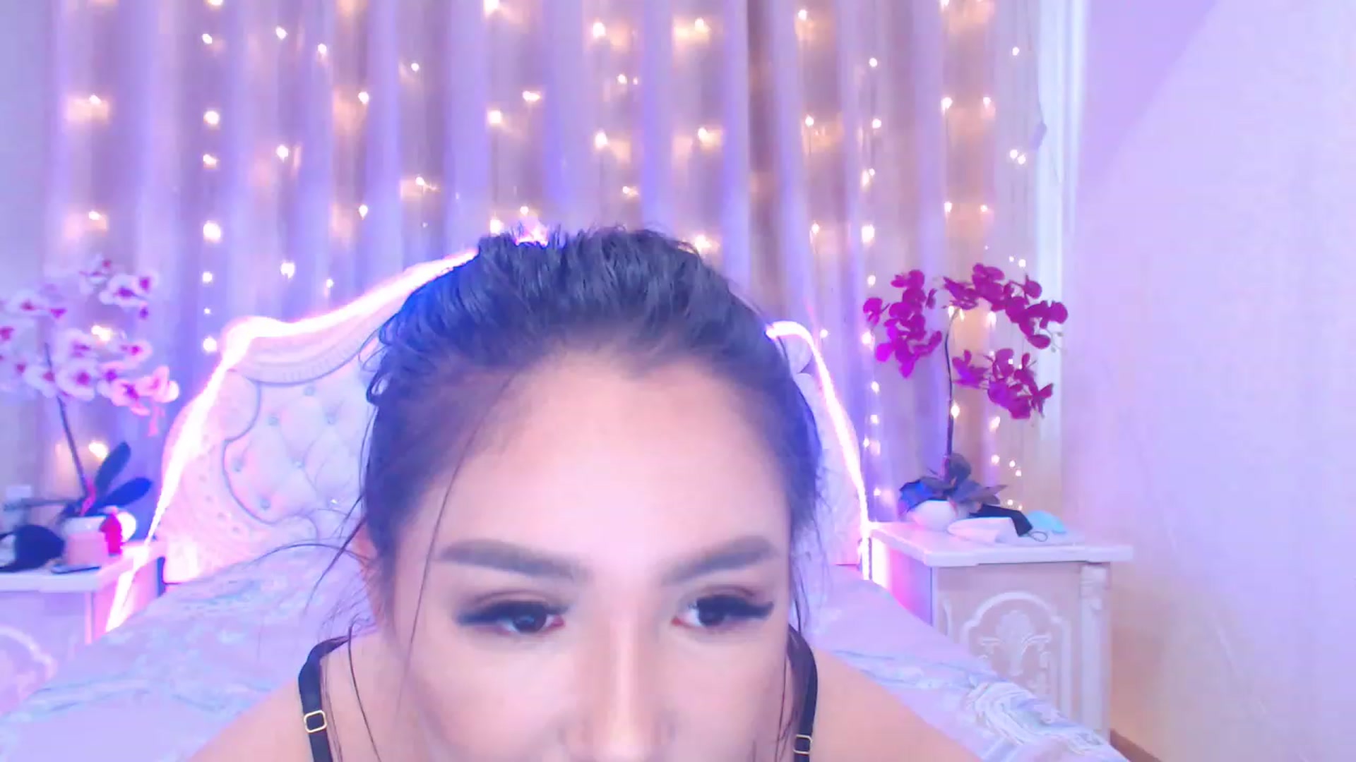 Gallery image thumbnail from MiraKyong's myfreecams stream on, 05/03/2023, 04:36 image 13 of 20