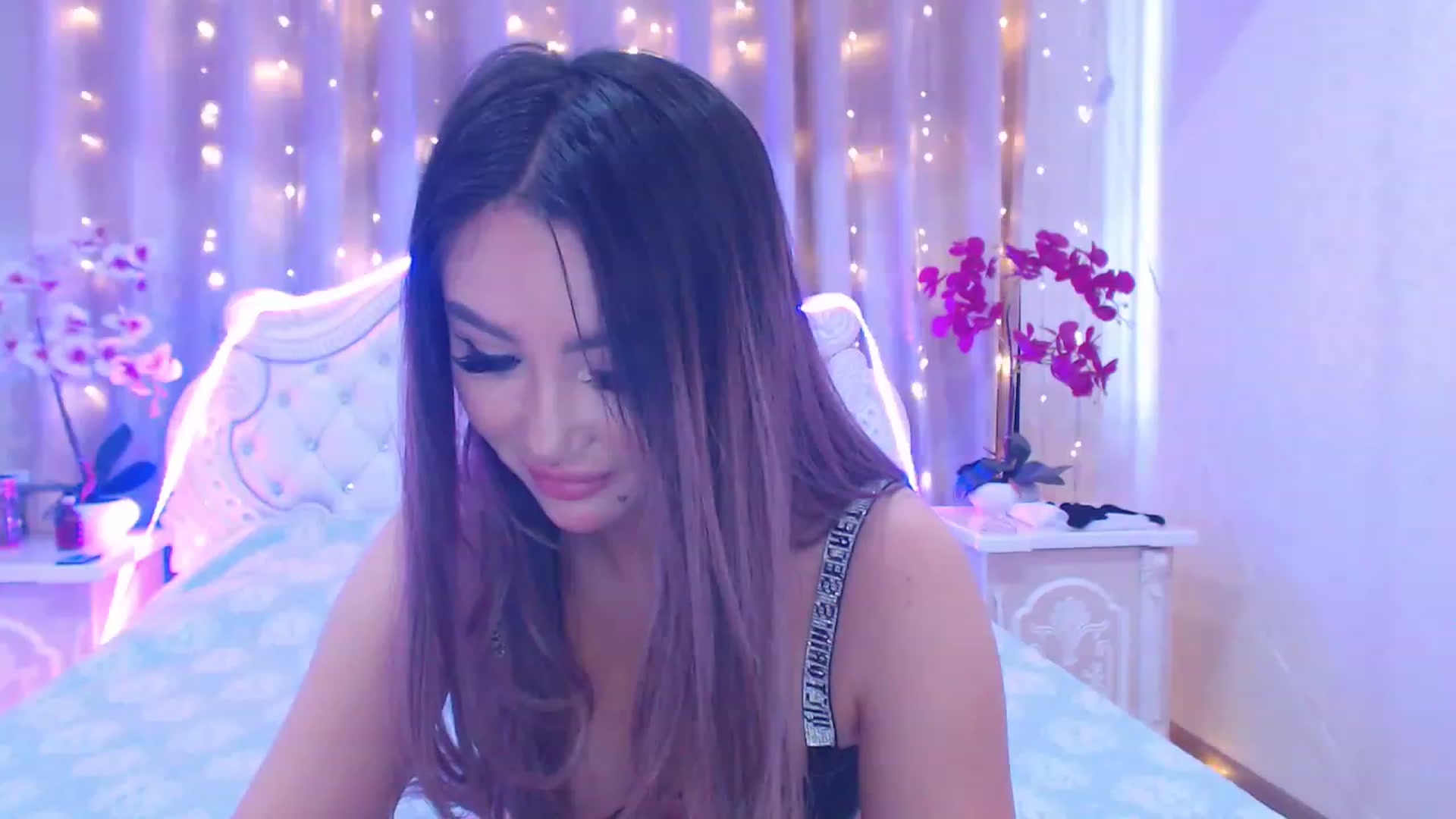 Gallery image thumbnail from MiraKyong's myfreecams stream on, 05/09/2023, 02:58 image 11 of 20