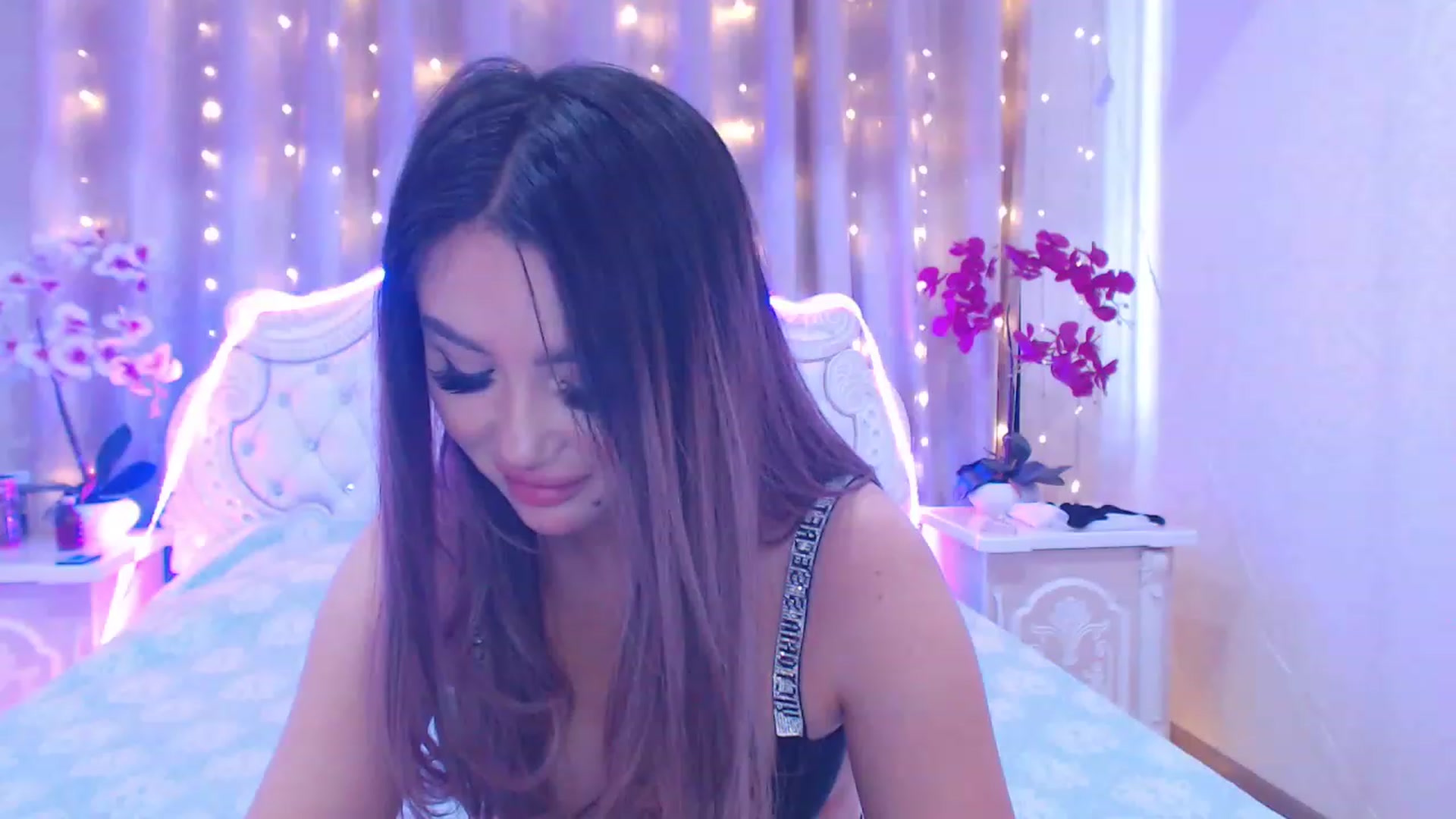 Gallery image thumbnail from MiraKyong's myfreecams stream on, 05/09/2023, 02:58 image 10 of 20