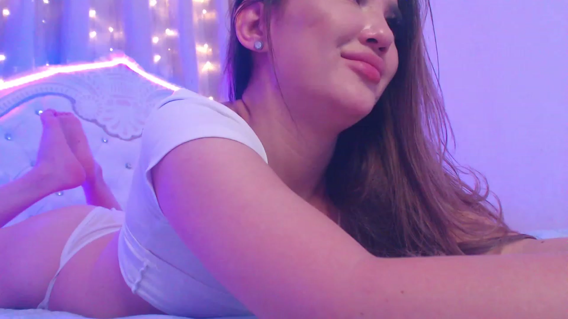 Gallery image thumbnail from MiraKyong's myfreecams stream on, 05/12/2023, 04:32 image 17 of 20