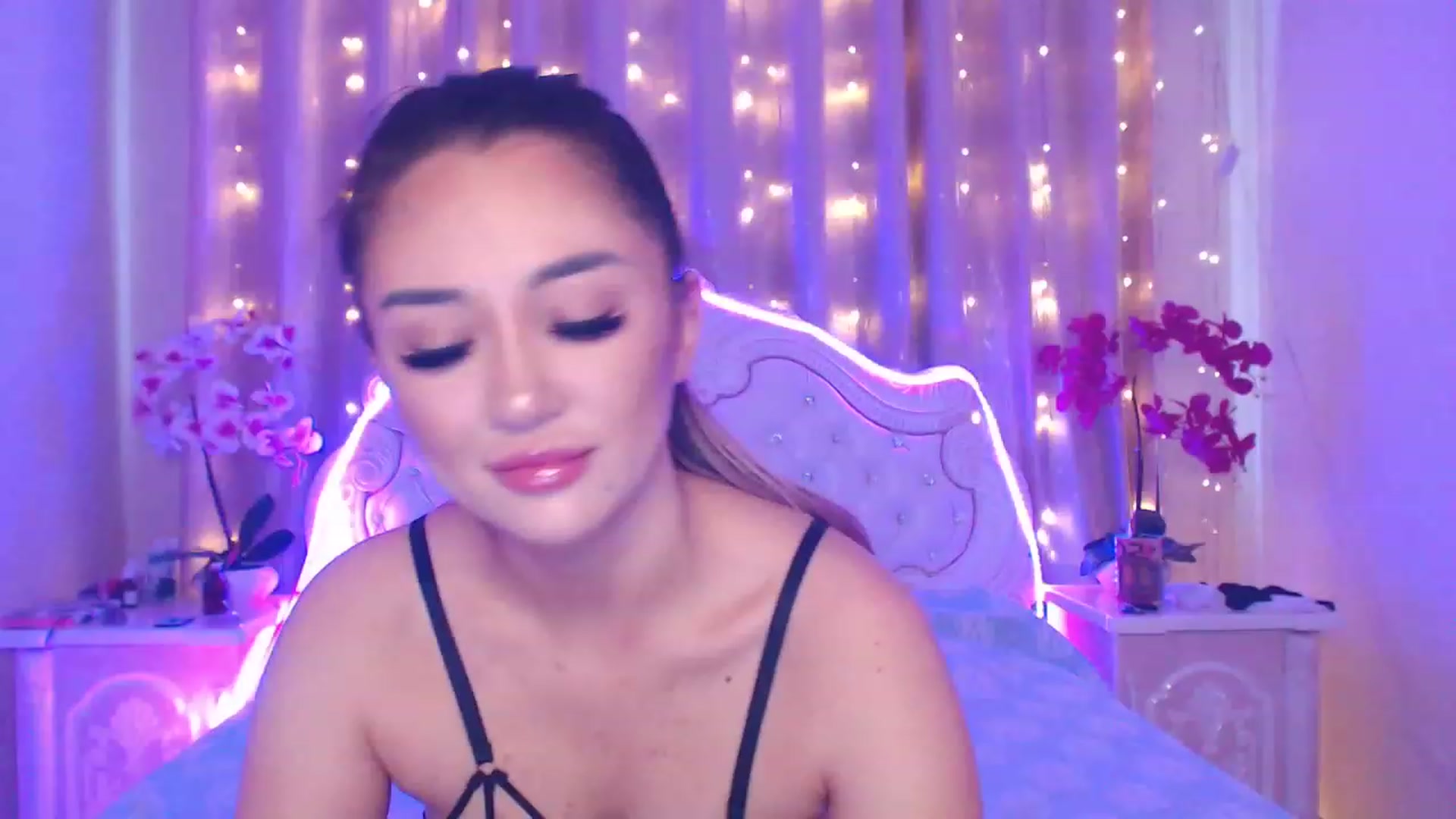 Gallery image thumbnail from MiraKyong's myfreecams stream on, 05/14/2023, 01:39 image 1 of 20