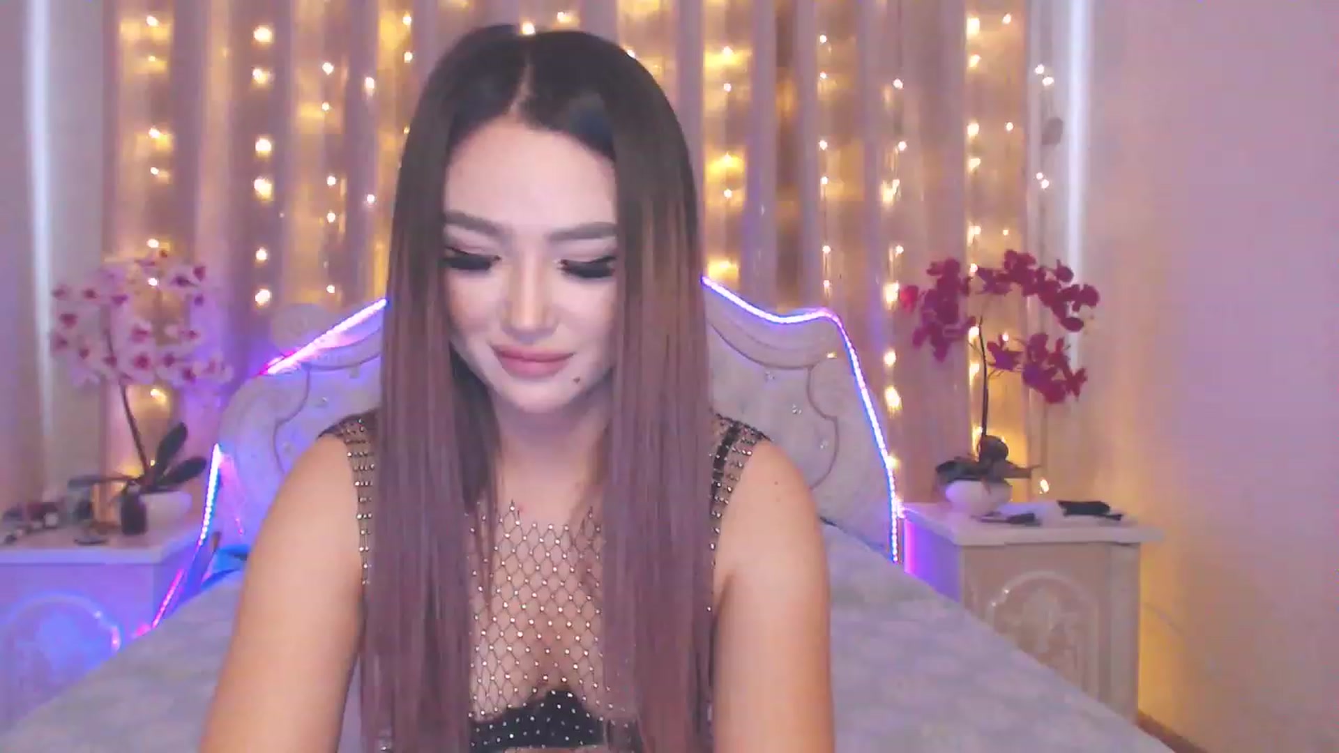 Gallery image thumbnail from MiraKyong's myfreecams stream on, 05/19/2023, 03:13 image 4 of 20