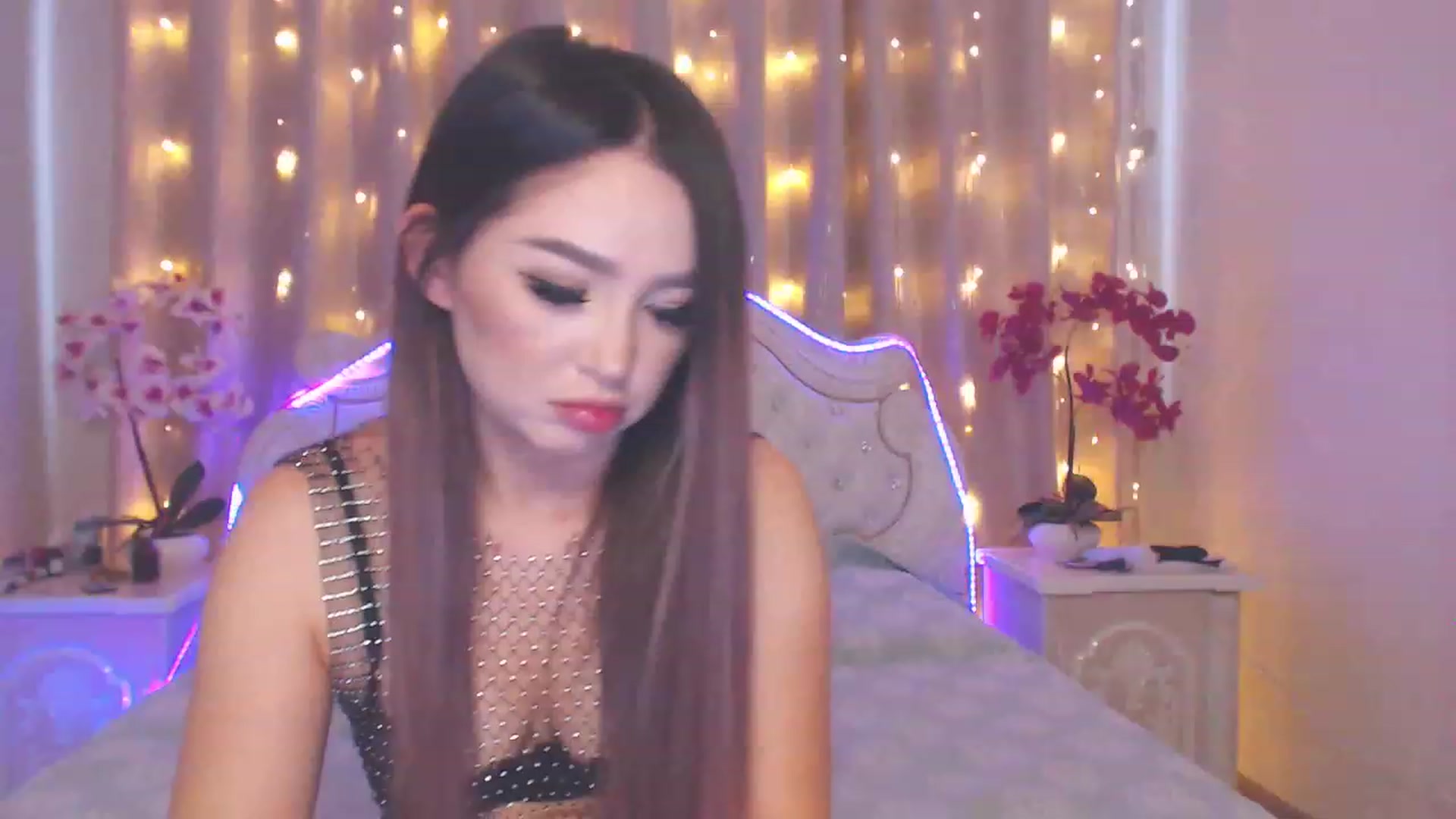 Gallery image thumbnail from MiraKyong's myfreecams stream on, 05/19/2023, 03:13 image 2 of 20