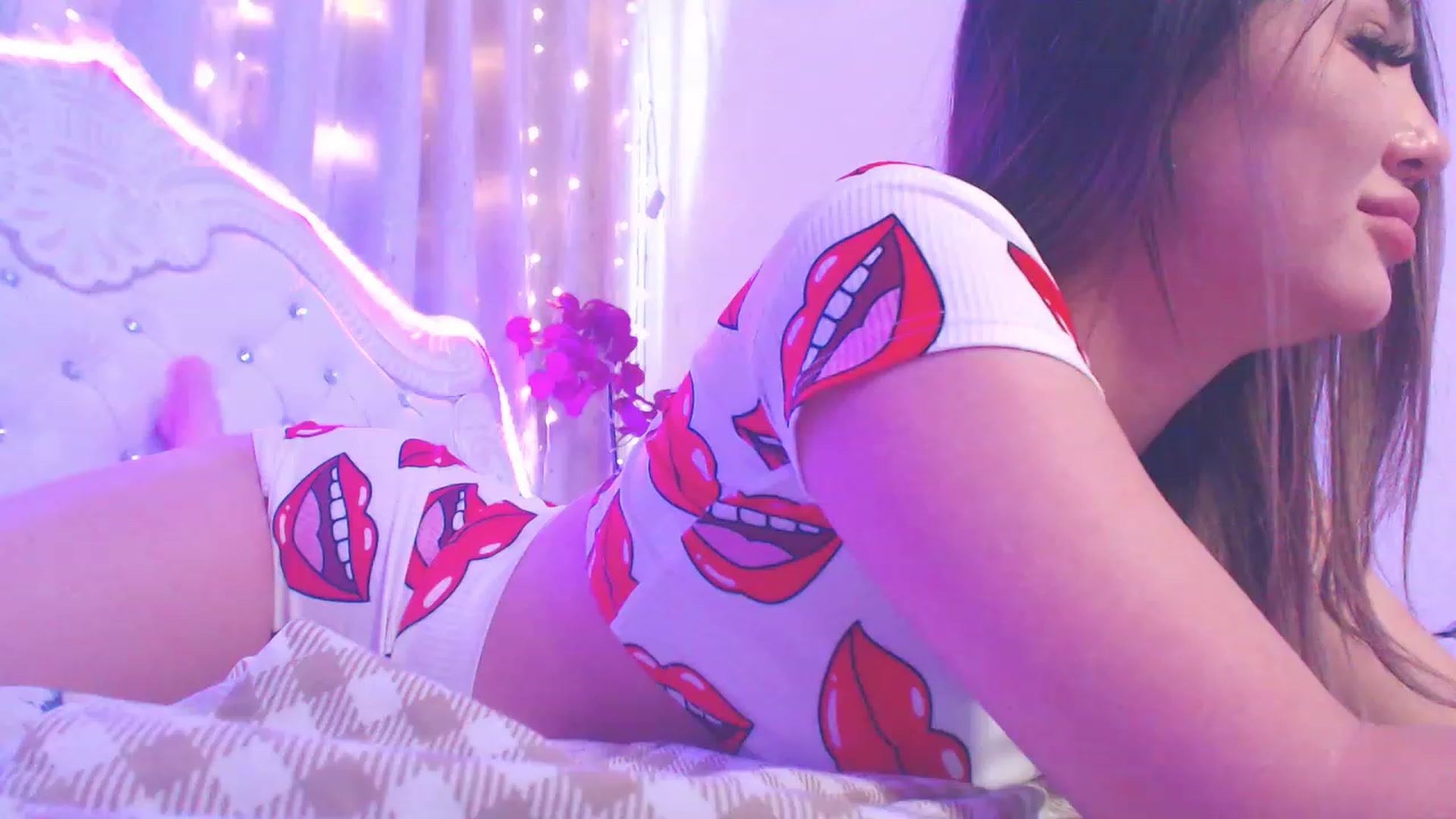Gallery image thumbnail from MiraKyong's myfreecams stream on, 05/27/2023, 03:27 image 15 of 20