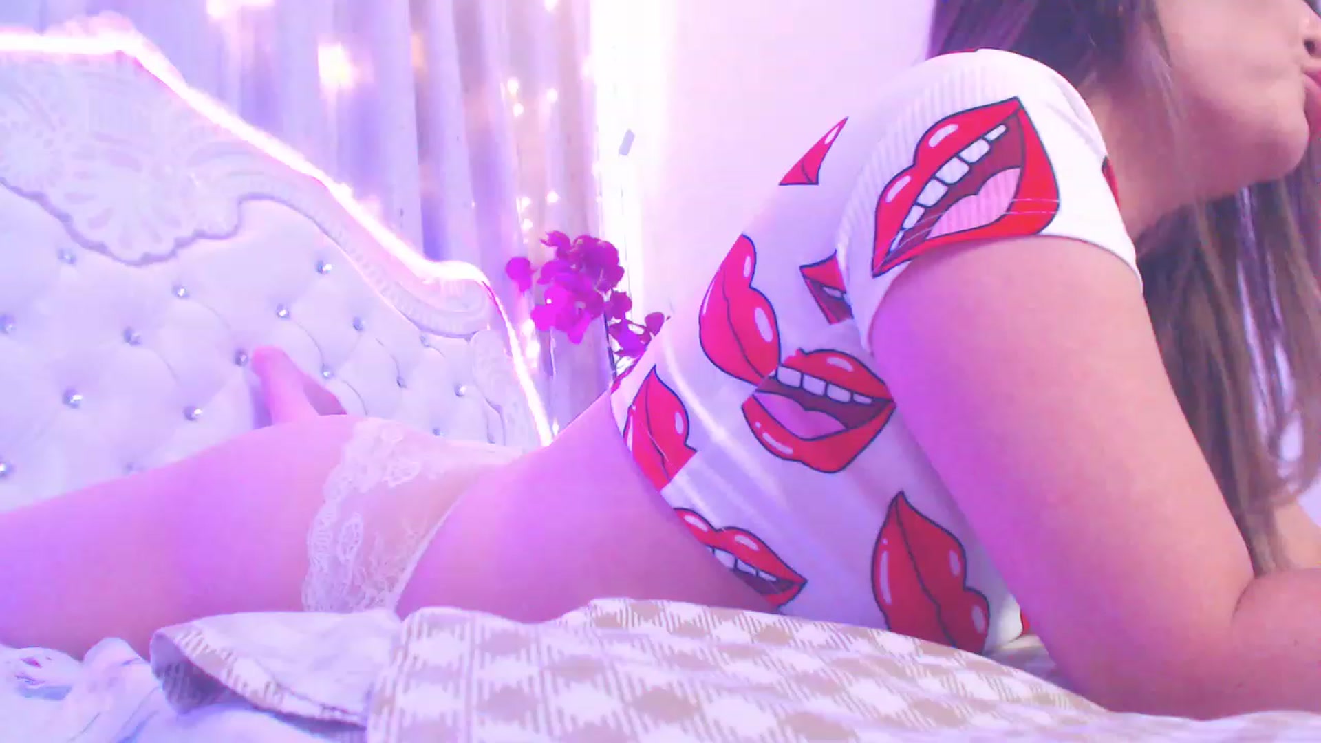 Gallery image thumbnail from MiraKyong's myfreecams stream on, 05/27/2023, 07:03 image 16 of 20