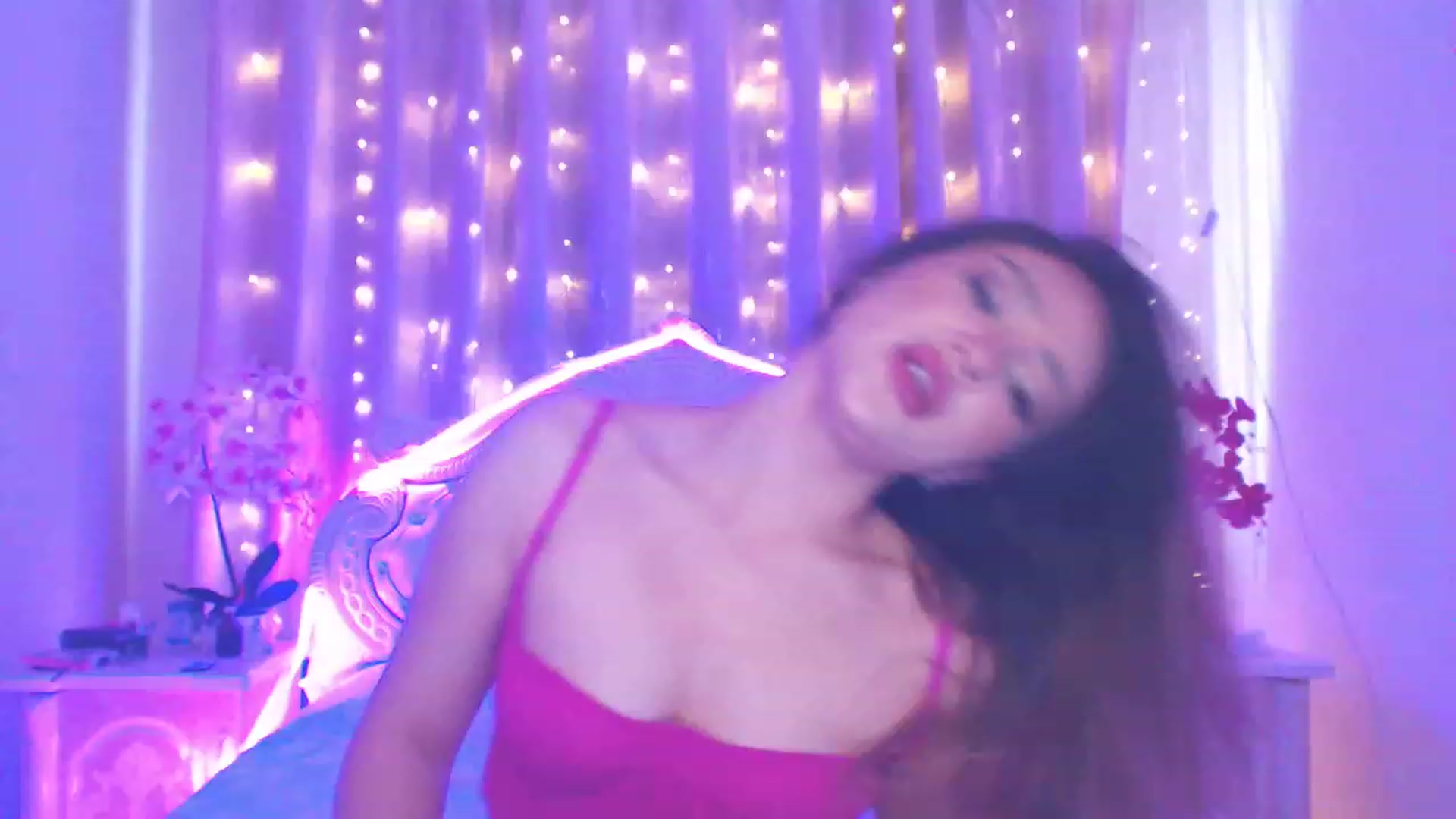 Gallery image thumbnail from MiraKyong's myfreecams stream on, 06/12/2023, 01:57 image 2 of 20