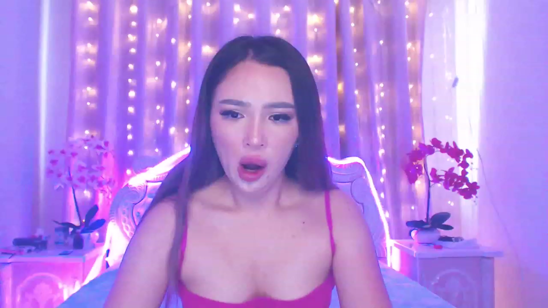 Gallery image thumbnail from MiraKyong's myfreecams stream on, 06/12/2023, 01:57 image 13 of 20