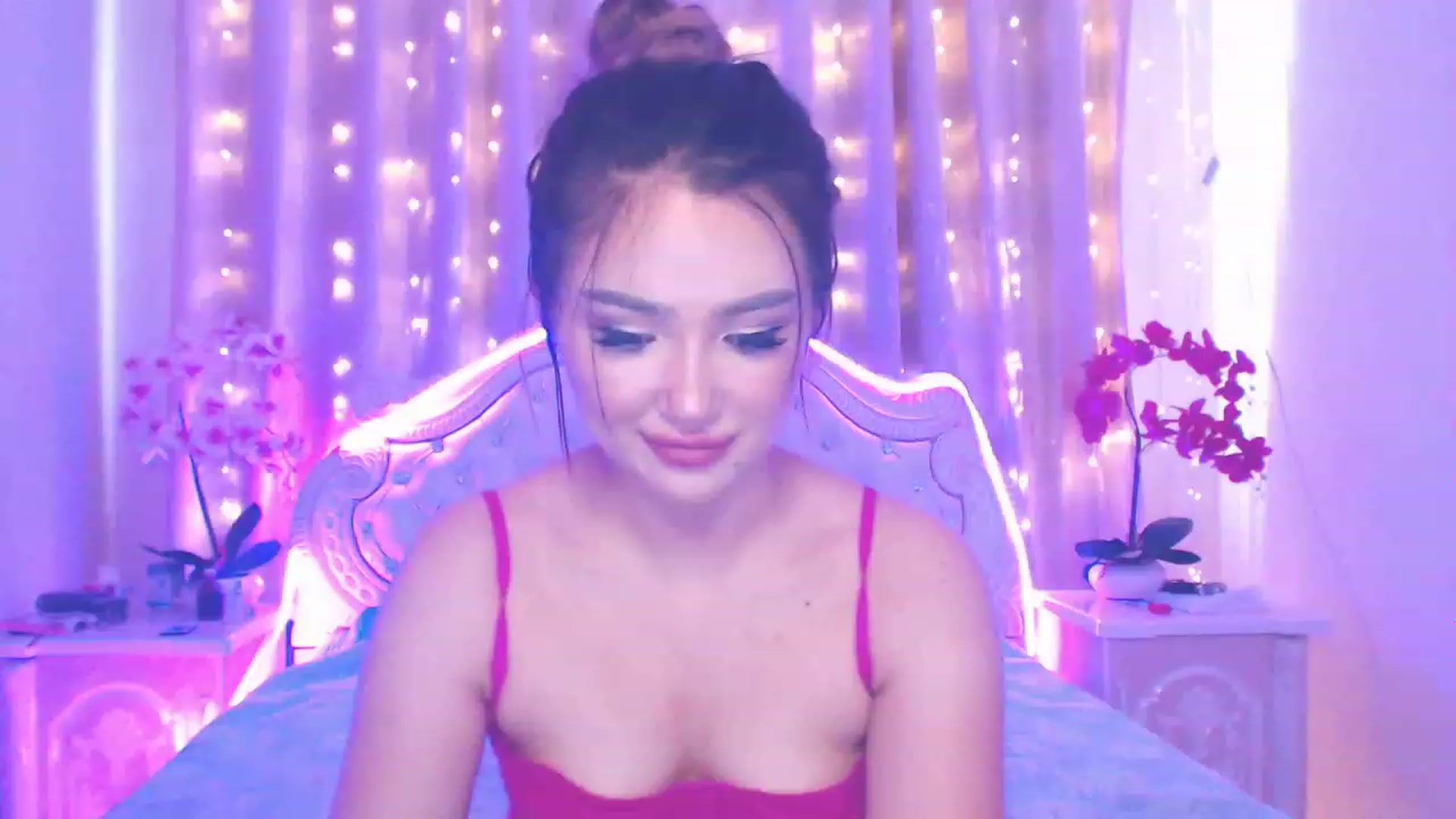 Gallery image thumbnail from MiraKyong's myfreecams stream on, 06/12/2023, 05:09 image 1 of 20