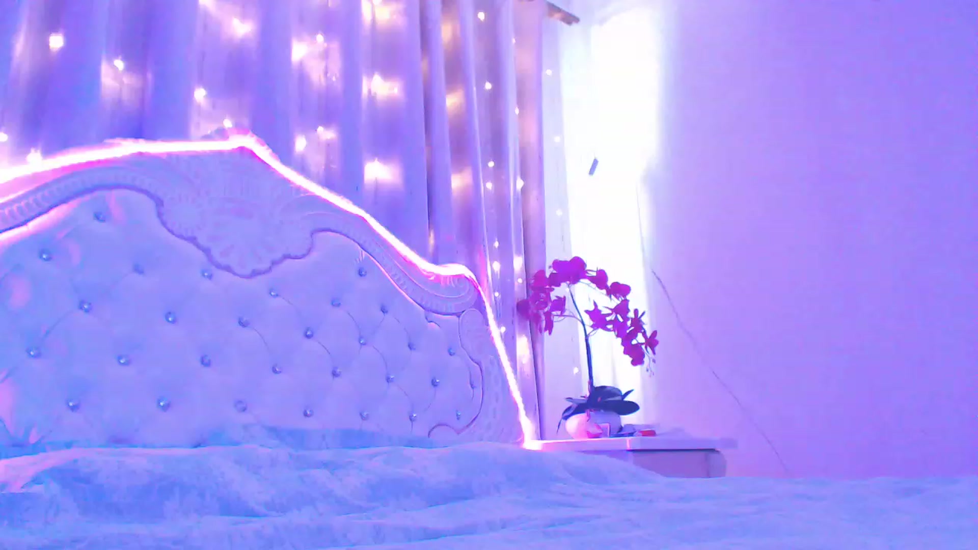 Gallery image thumbnail from MiraKyong's myfreecams stream on, 06/15/2023, 03:34 image 12 of 20