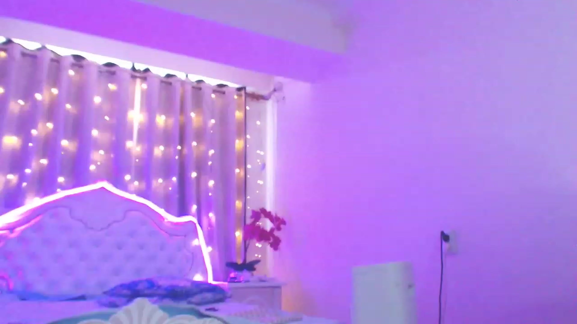 Gallery image thumbnail from MiraKyong's myfreecams stream on, 06/23/2023, 03:56 image 11 of 20