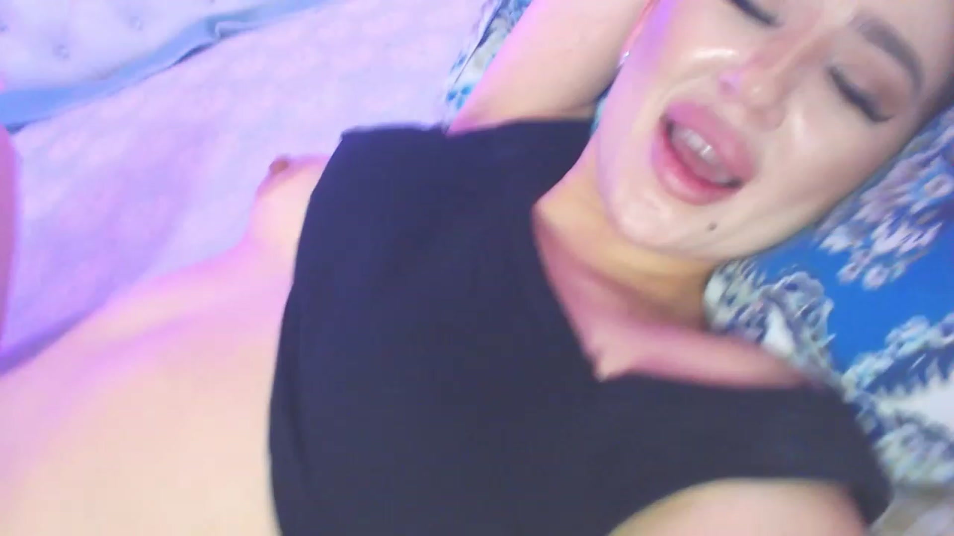 Gallery image thumbnail from MiraKyong's myfreecams stream on, 06/23/2023, 07:06 image 16 of 20