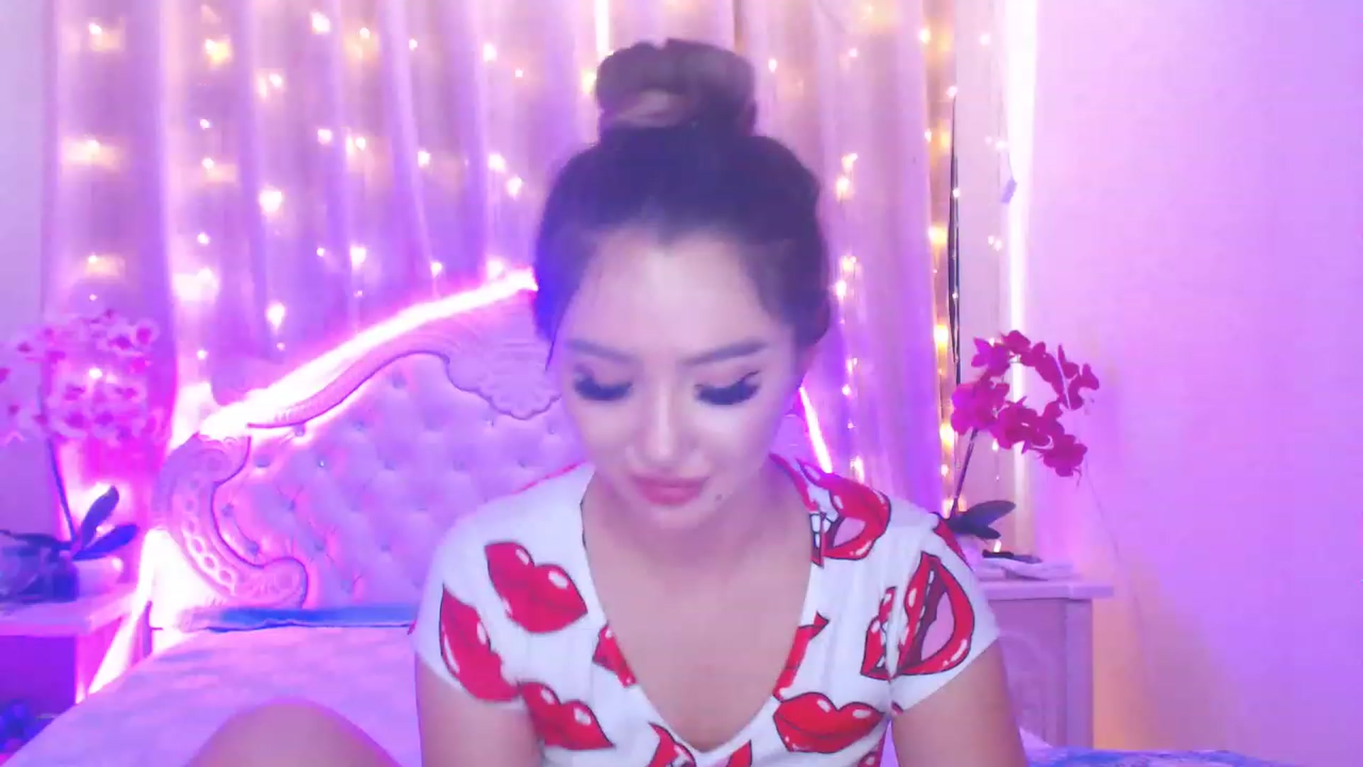 Gallery image thumbnail from MiraKyong's myfreecams stream on, 06/28/2023, 07:09 image 8 of 20