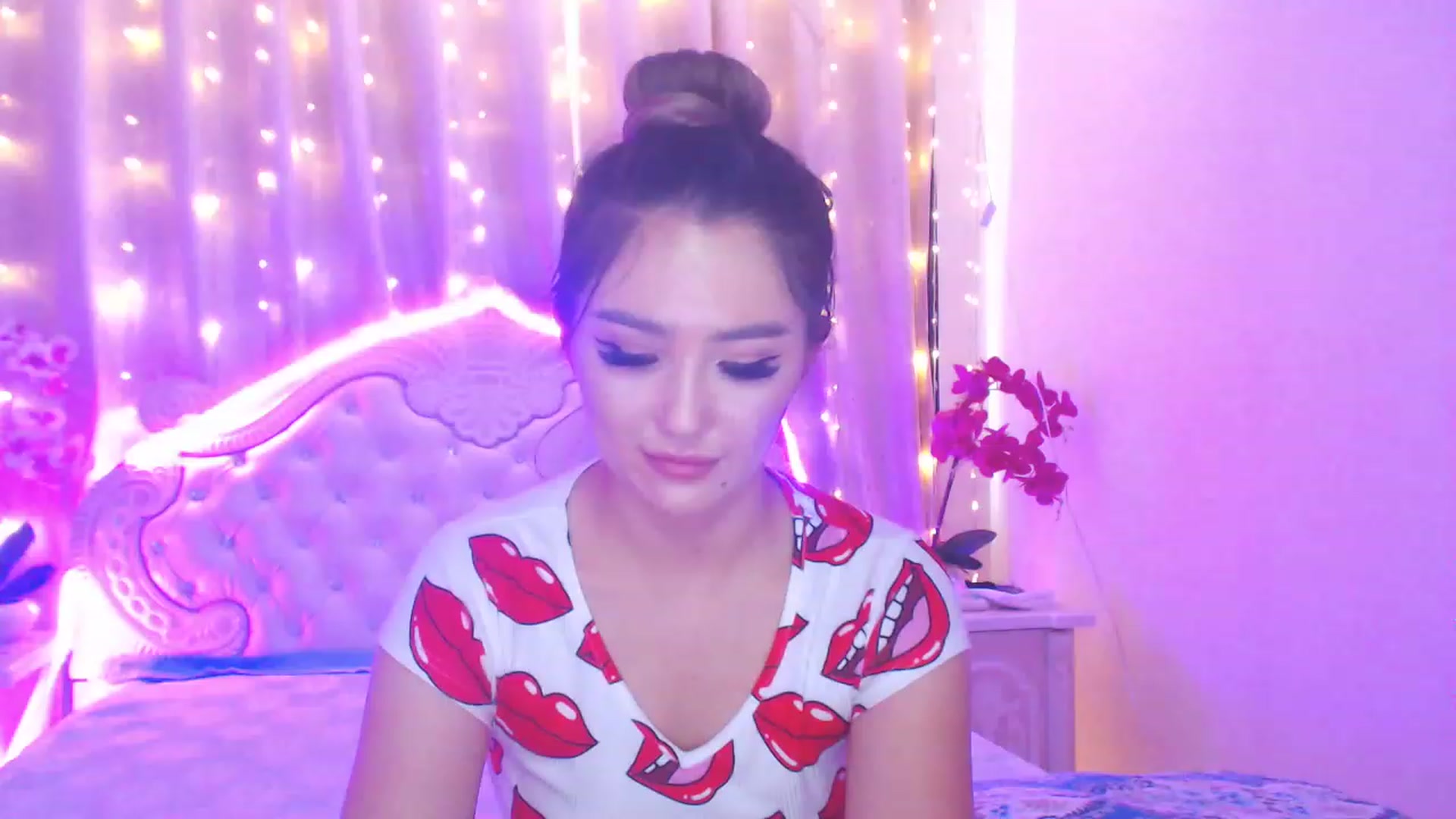 Gallery image thumbnail from MiraKyong's myfreecams stream on, 06/28/2023, 07:09 image 3 of 20
