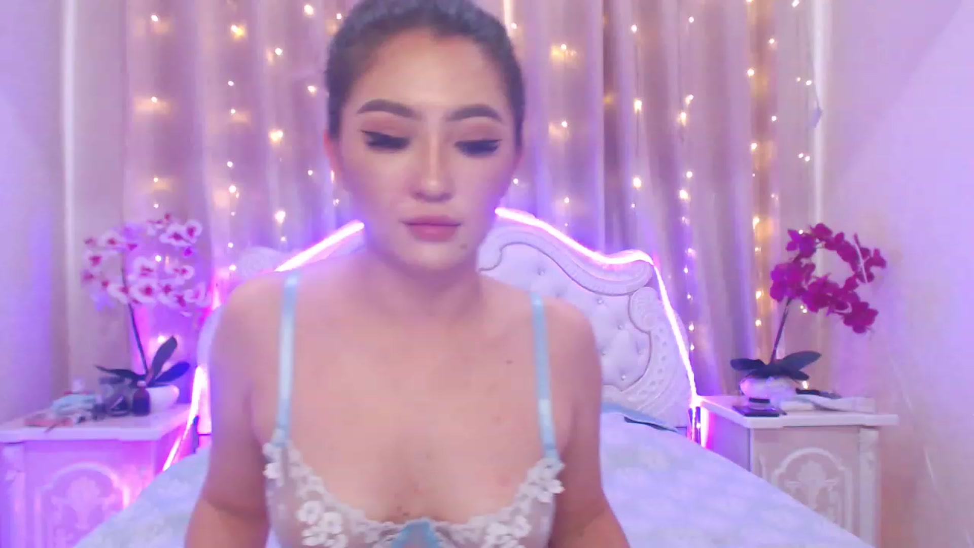 Gallery image thumbnail from MiraKyong's myfreecams stream on, 06/29/2023, 07:03 image 1 of 20