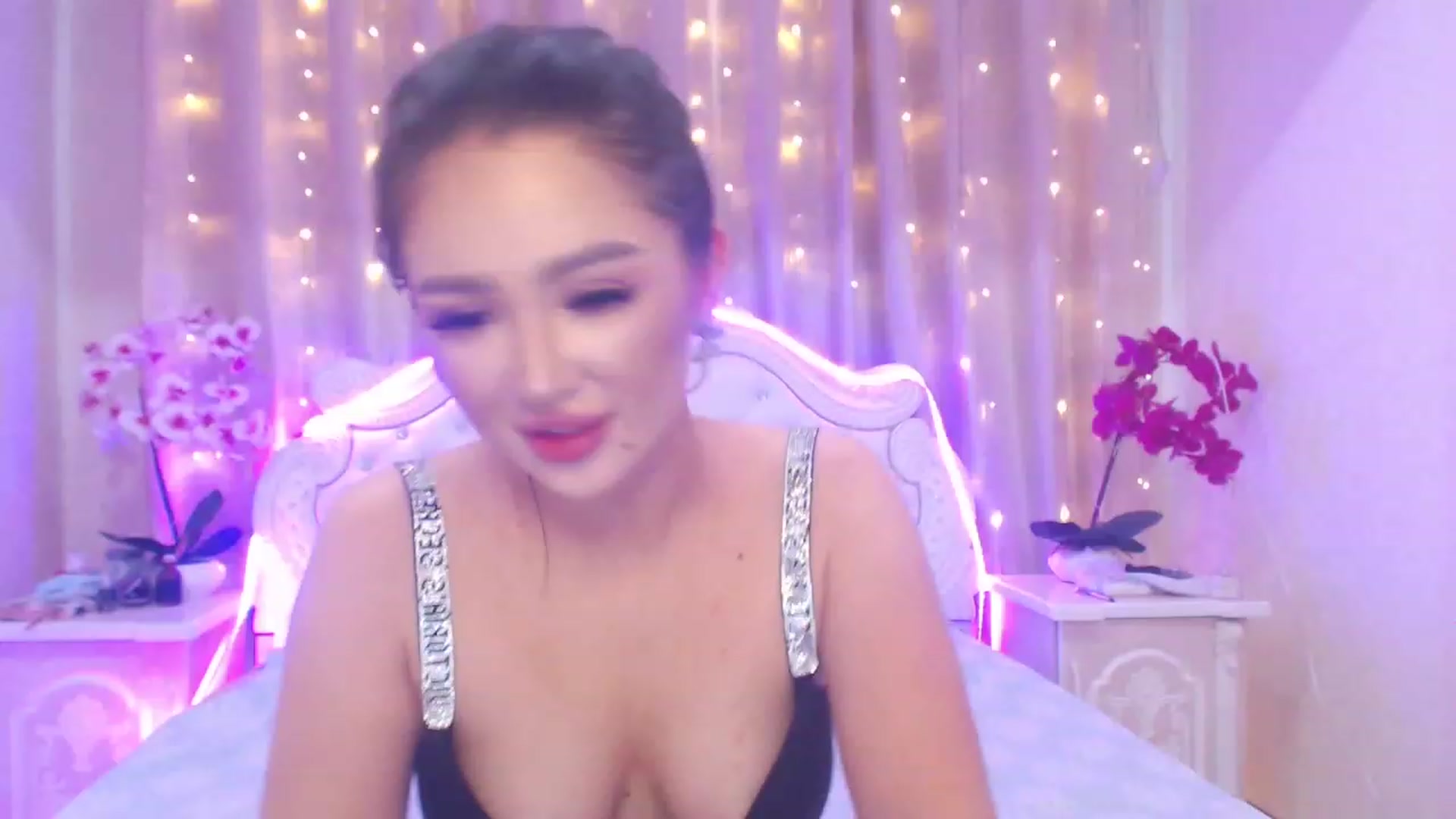 Gallery image thumbnail from MiraKyong's myfreecams stream on, 07/01/2023, 02:35 image 8 of 20