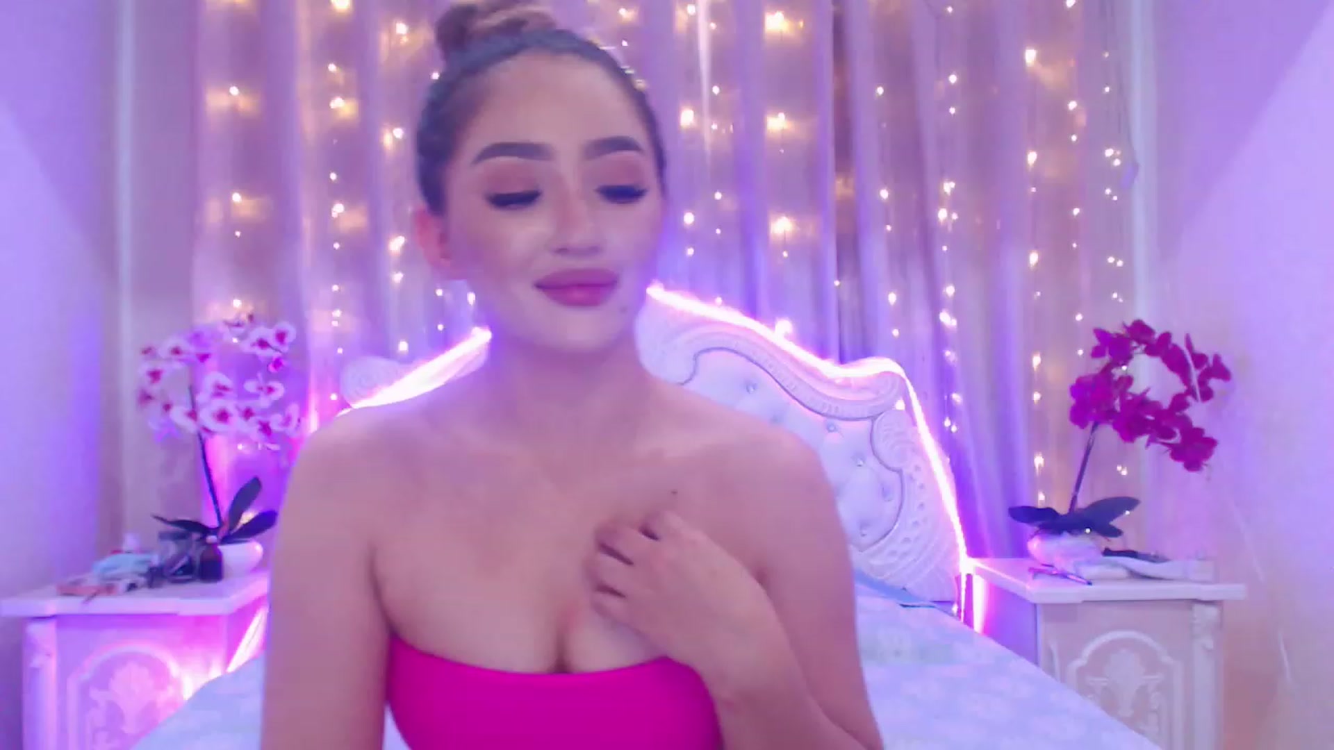 Gallery image thumbnail from MiraKyong's myfreecams stream on, 07/02/2023, 02:53 image 2 of 20