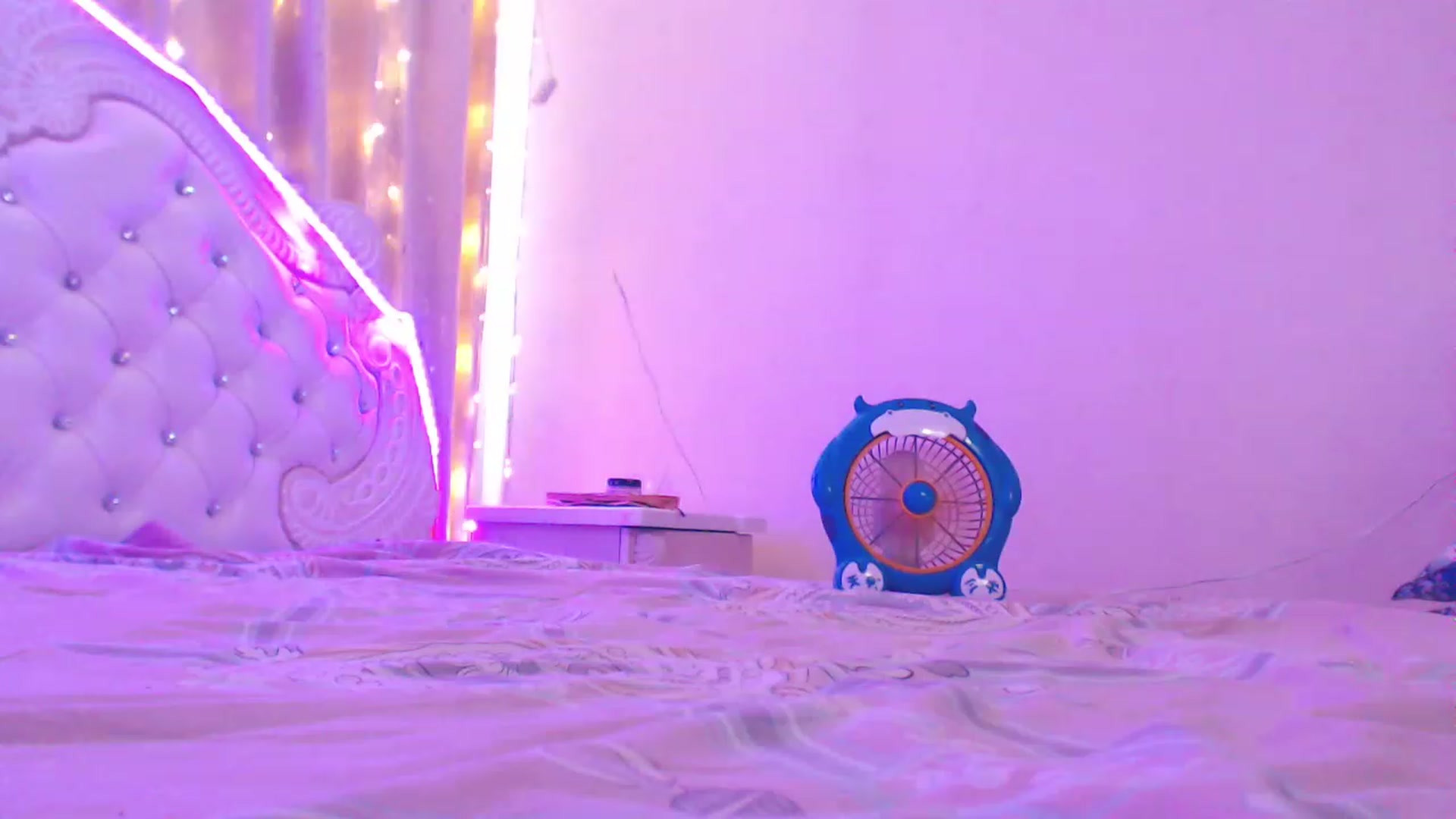 Gallery image thumbnail from MiraKyong's myfreecams stream on, 07/19/2023, 04:09 image 19 of 20