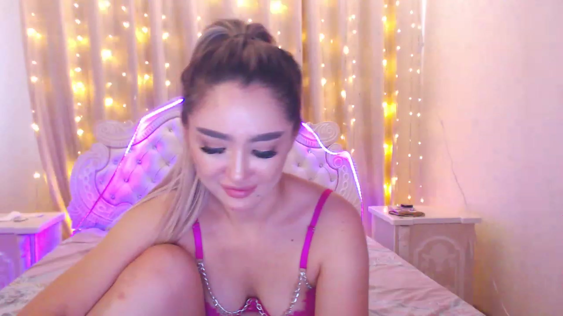 Gallery image thumbnail from MiraKyong's myfreecams stream on, 07/20/2023, 06:58 image 12 of 20