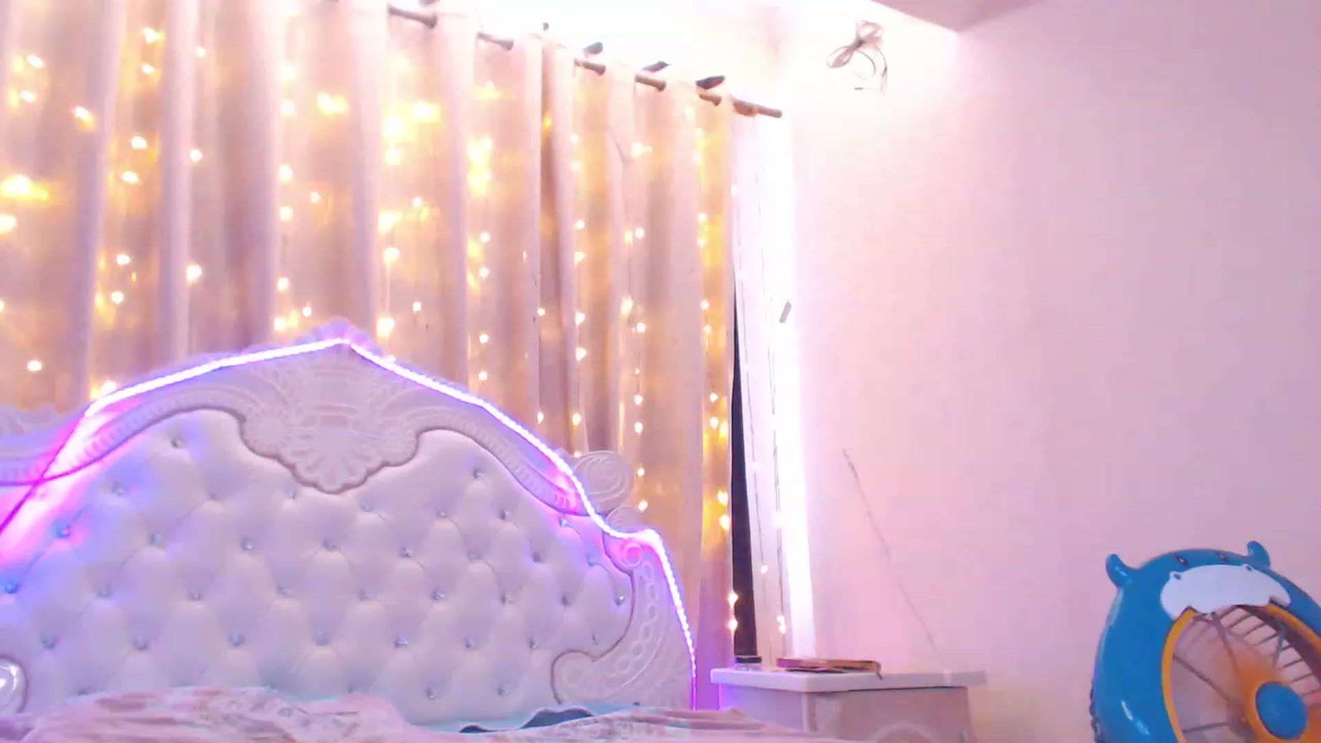 Gallery image thumbnail from MiraKyong's myfreecams stream on, 07/28/2023, 06:43 image 19 of 20