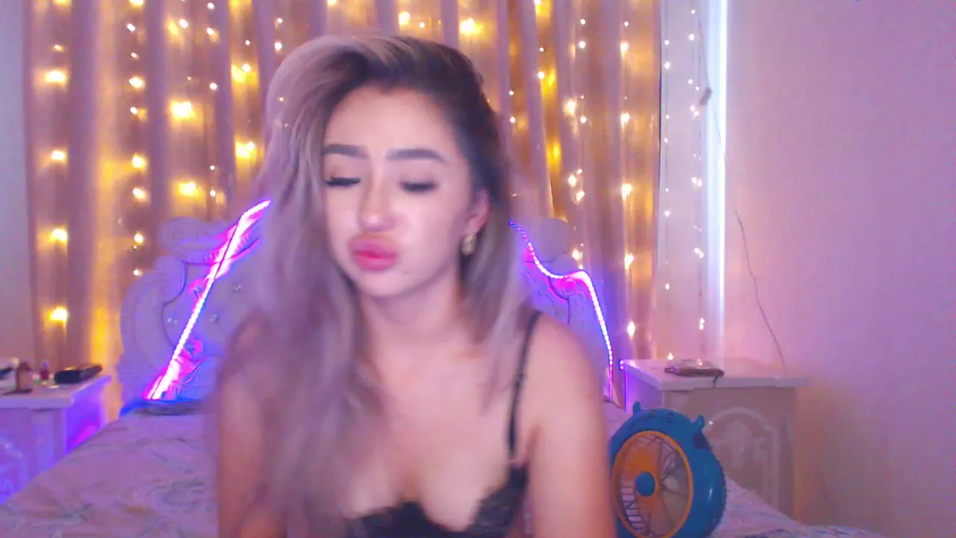 Gallery image thumbnail from MiraKyong's myfreecams stream on, 08/01/2023, 01:32 image 6 of 20
