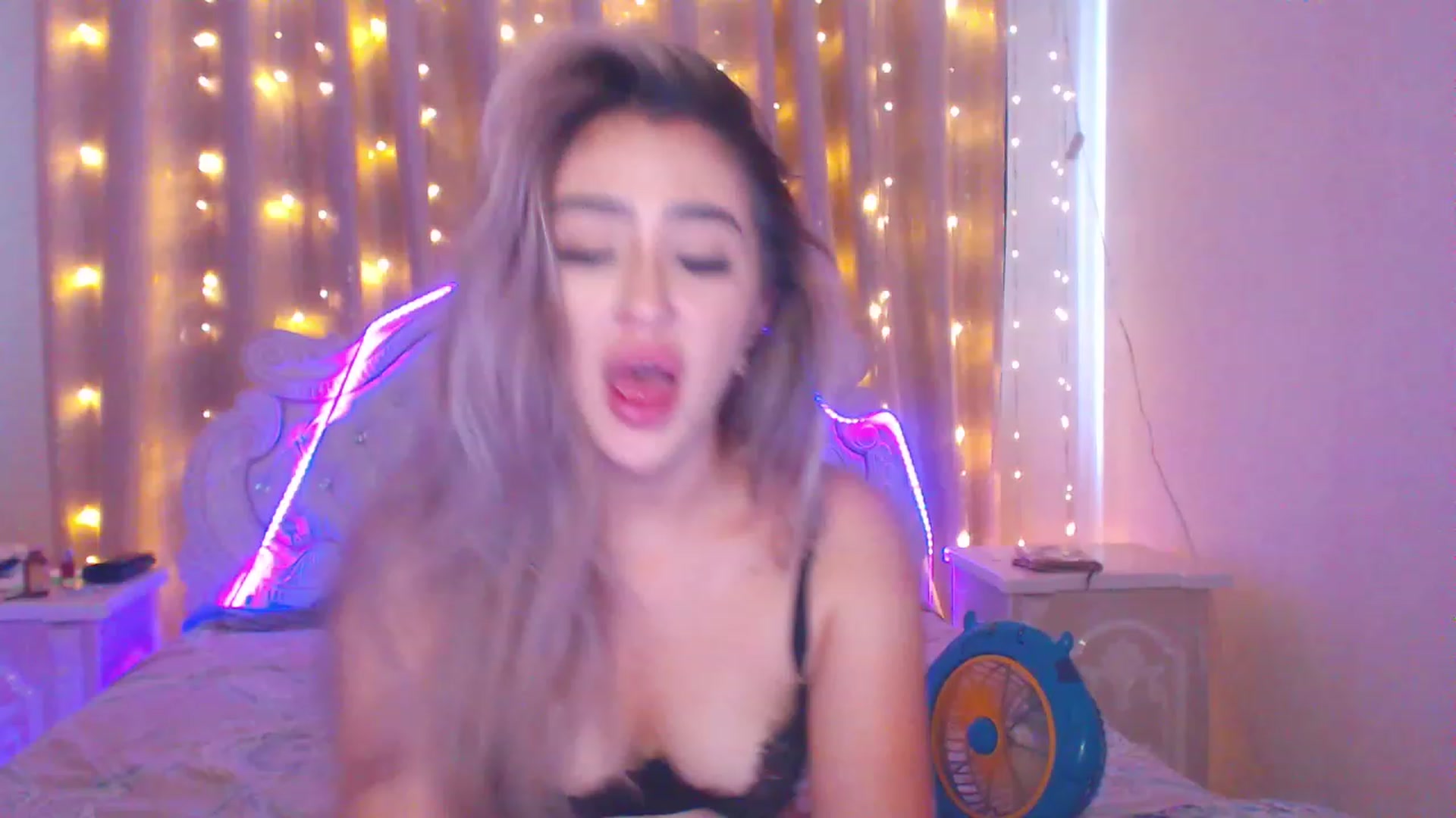 Gallery image thumbnail from MiraKyong's myfreecams stream on, 08/01/2023, 01:32 image 5 of 20