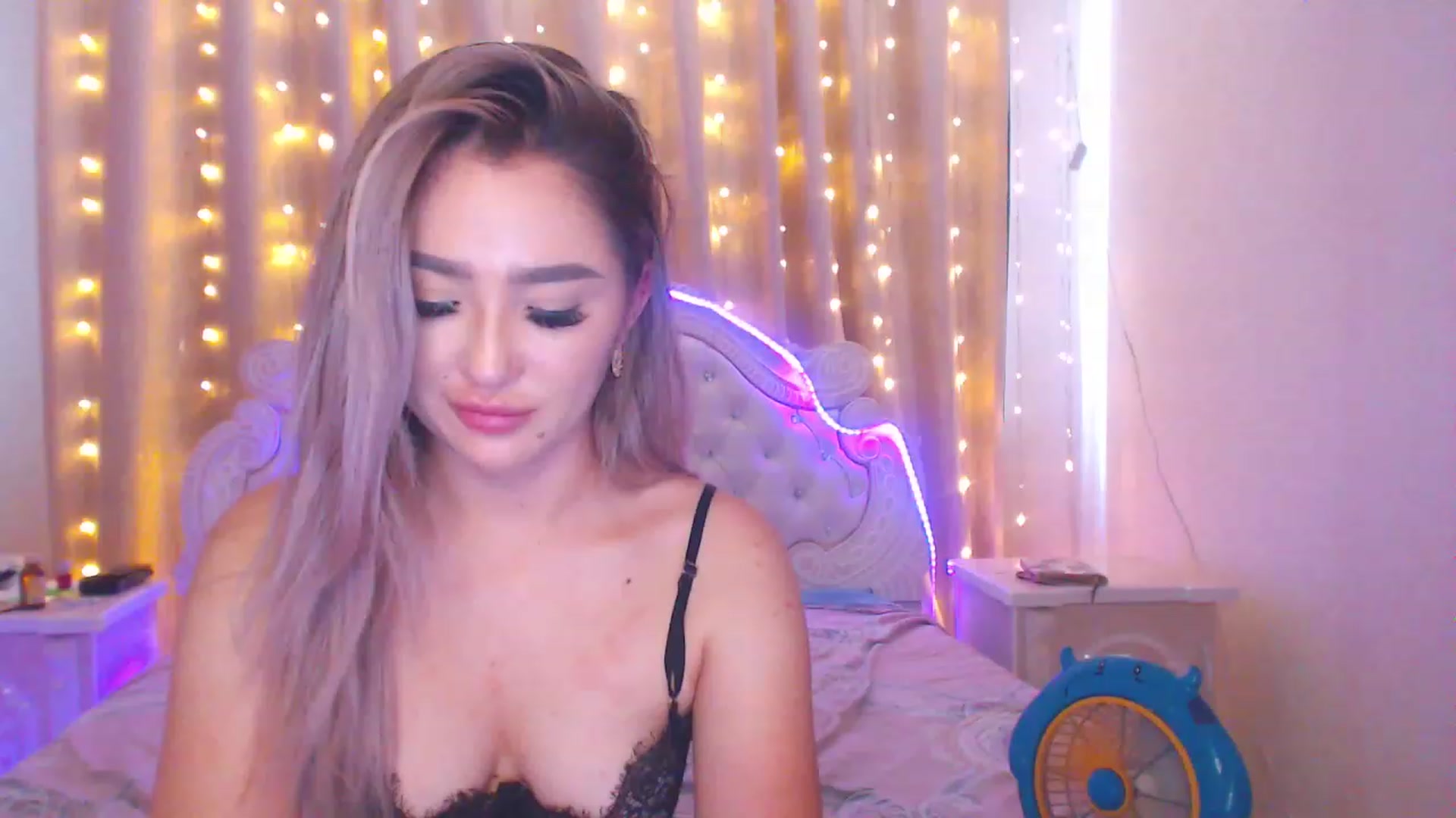Gallery image thumbnail from MiraKyong's myfreecams stream on, 08/01/2023, 03:41 image 10 of 20