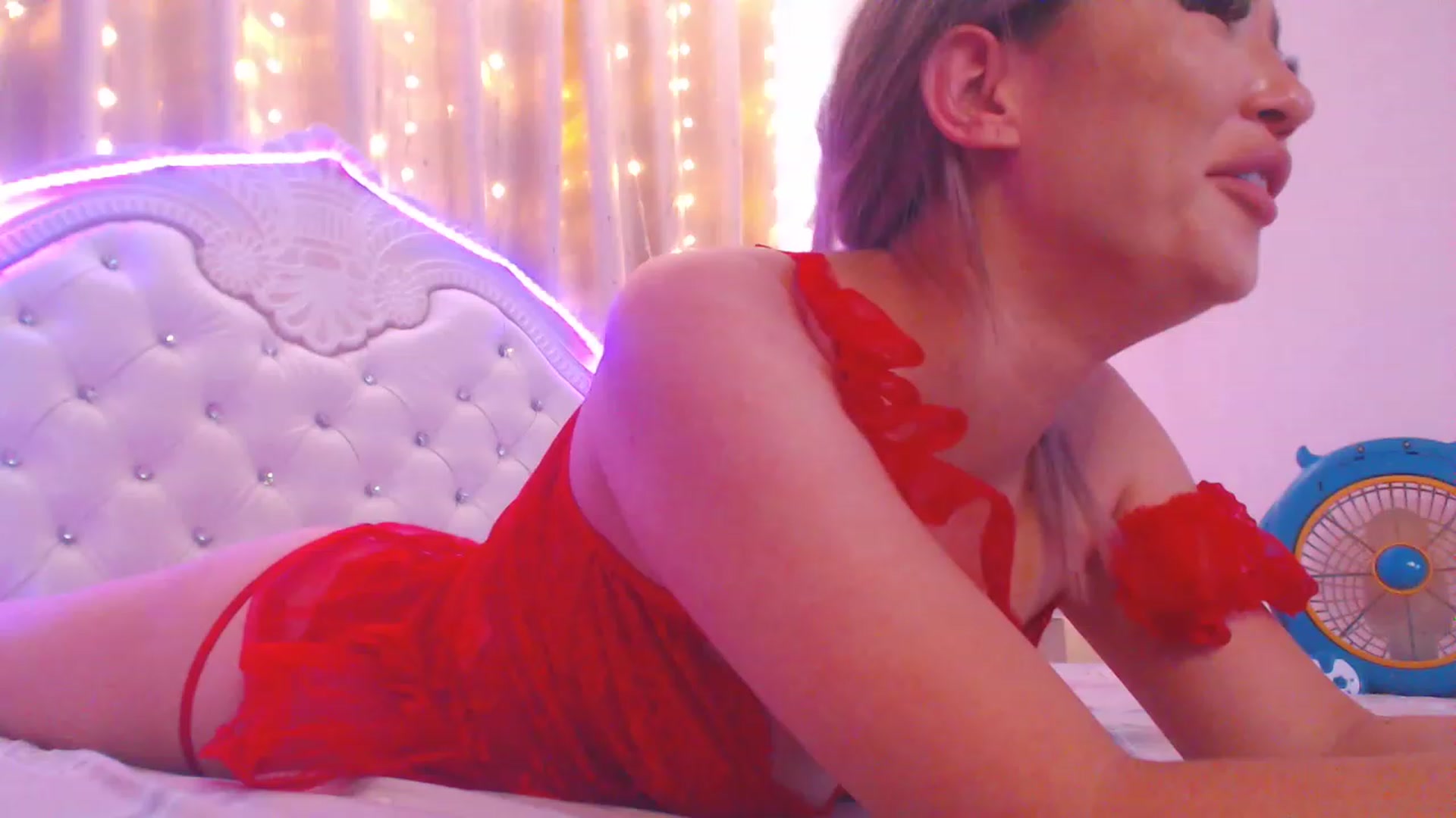 Gallery image thumbnail from MiraKyong's myfreecams stream on, 08/04/2023, 06:08 image 15 of 20