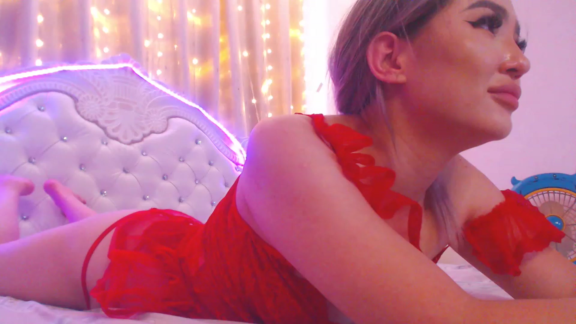 Gallery image thumbnail from MiraKyong's myfreecams stream on, 08/04/2023, 06:08 image 10 of 20