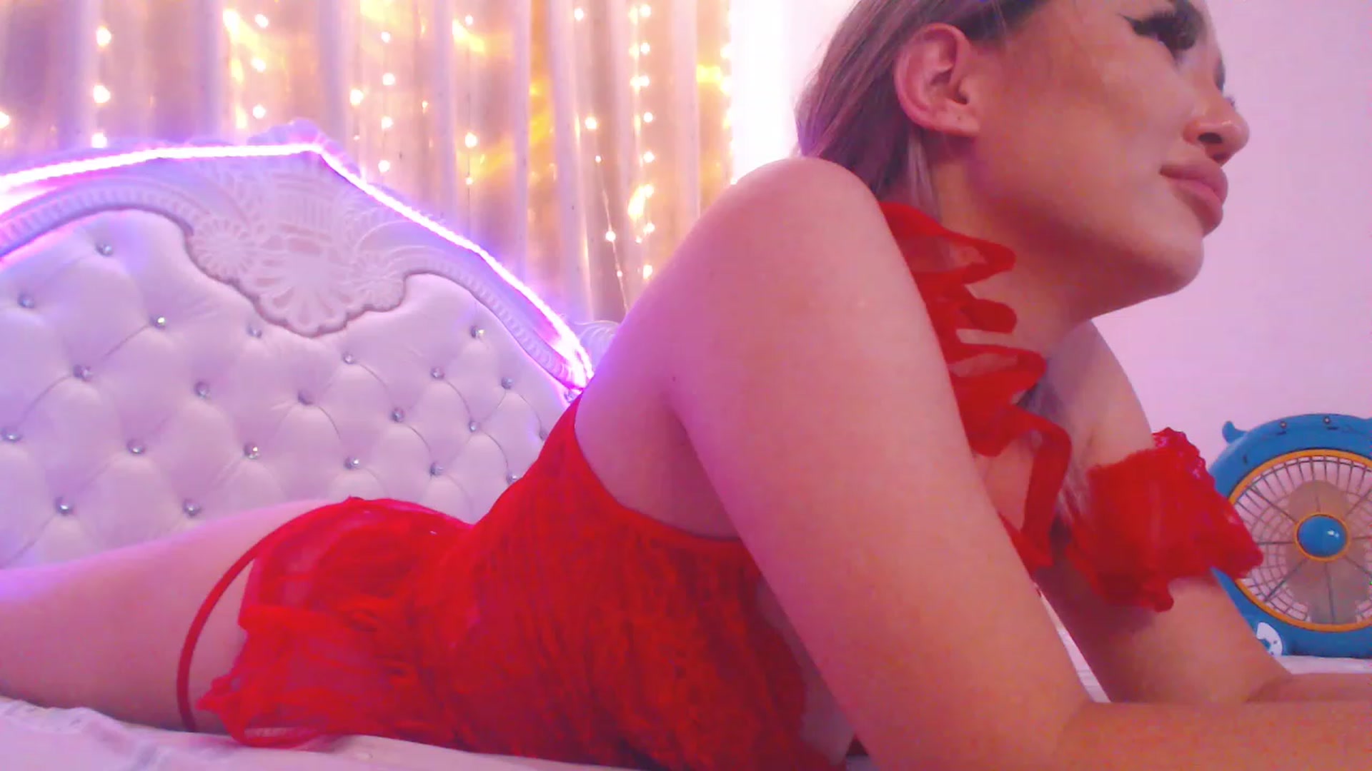 Gallery image thumbnail from MiraKyong's myfreecams stream on, 08/04/2023, 06:08 image 14 of 20