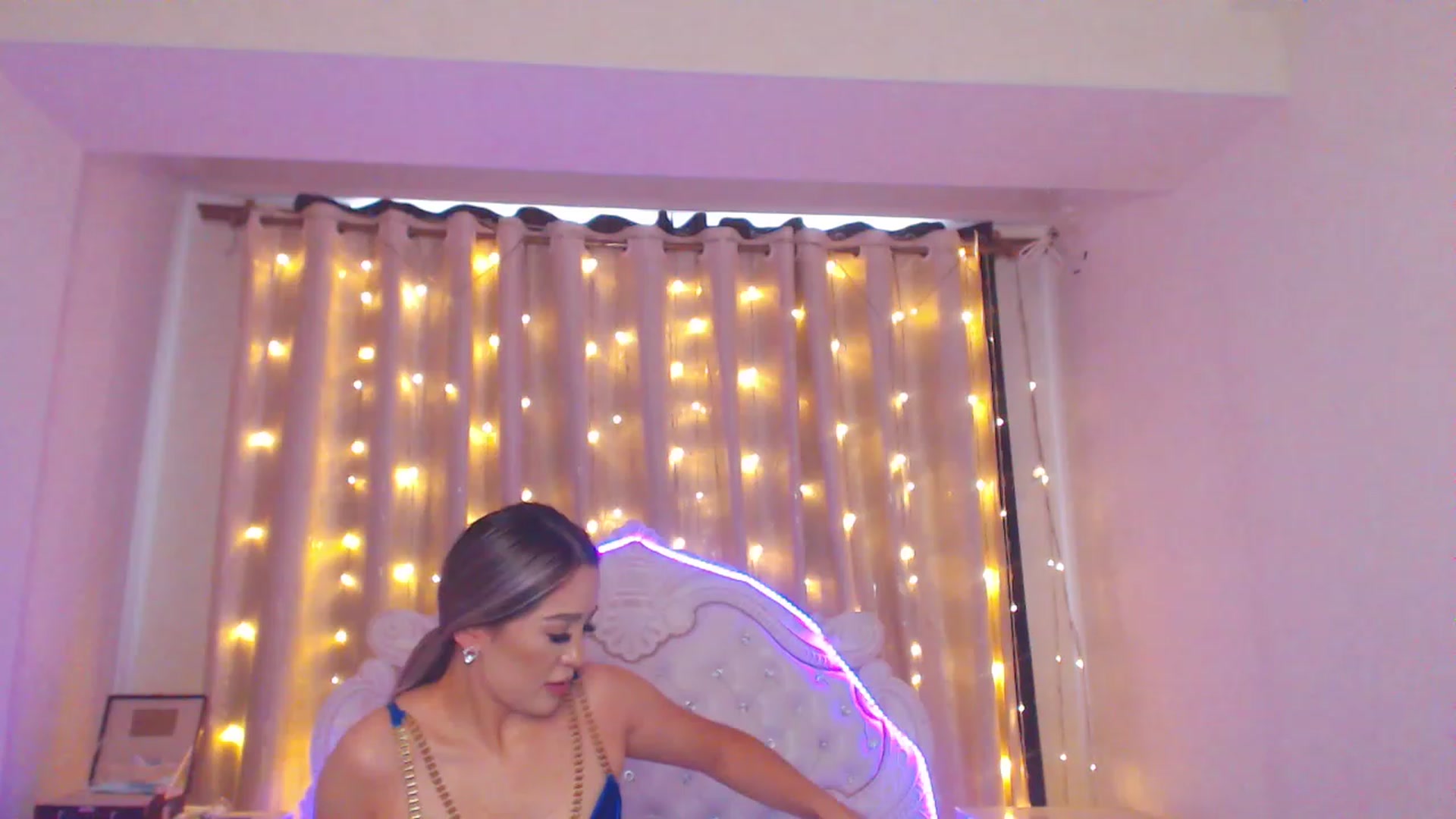 Gallery image thumbnail from MiraKyong's myfreecams stream on, 08/12/2023, 01:57 image 10 of 20