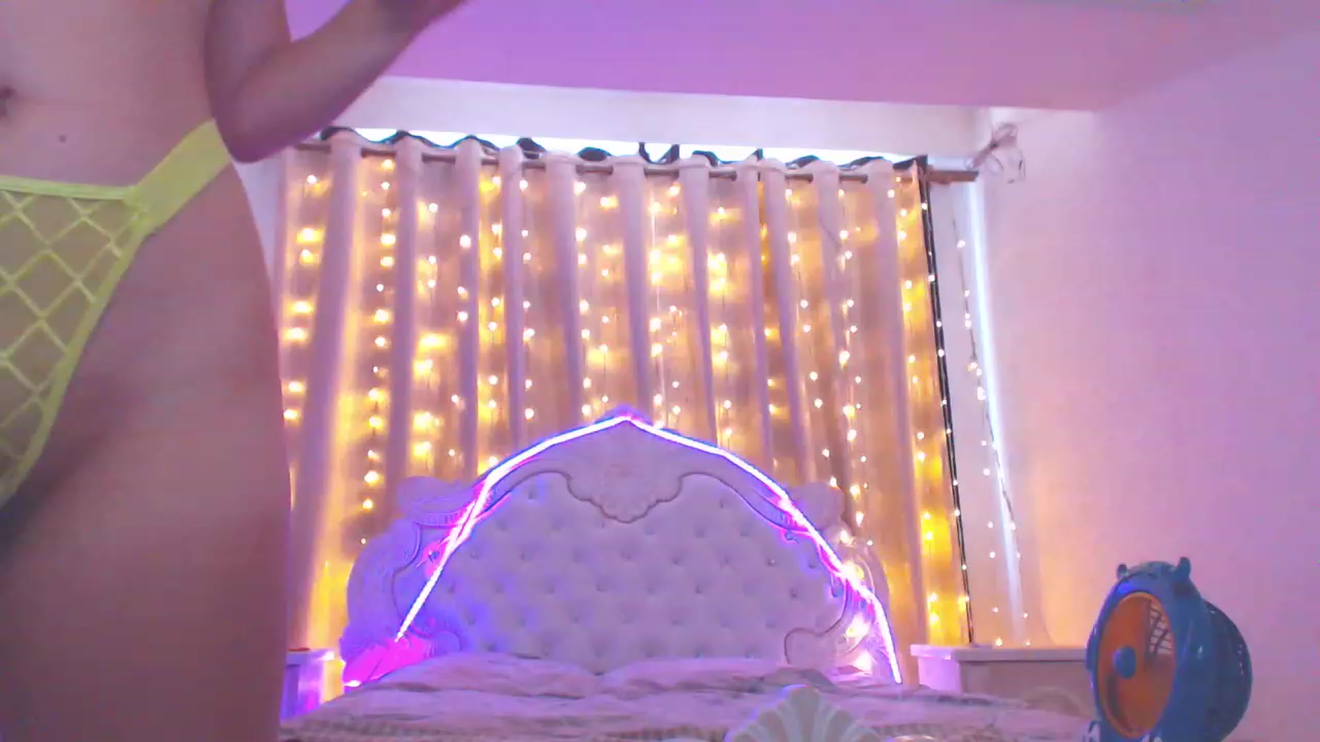 Gallery image thumbnail from MiraKyong's myfreecams stream on, 08/17/2023, 02:13 image 16 of 20