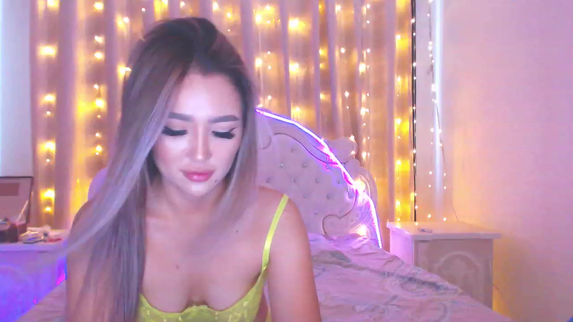 Gallery image thumbnail from MiraKyong's myfreecams stream on, 08/17/2023, 02:13 image 6 of 20