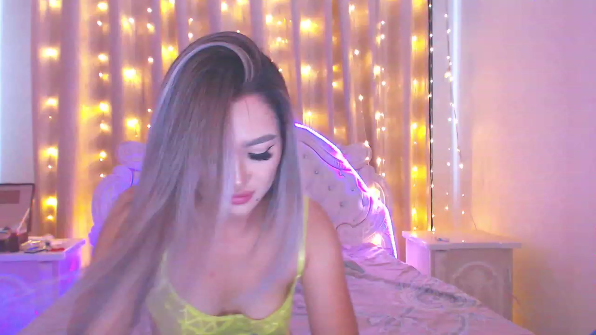 Gallery image thumbnail from MiraKyong's myfreecams stream on, 08/17/2023, 02:13 image 4 of 20