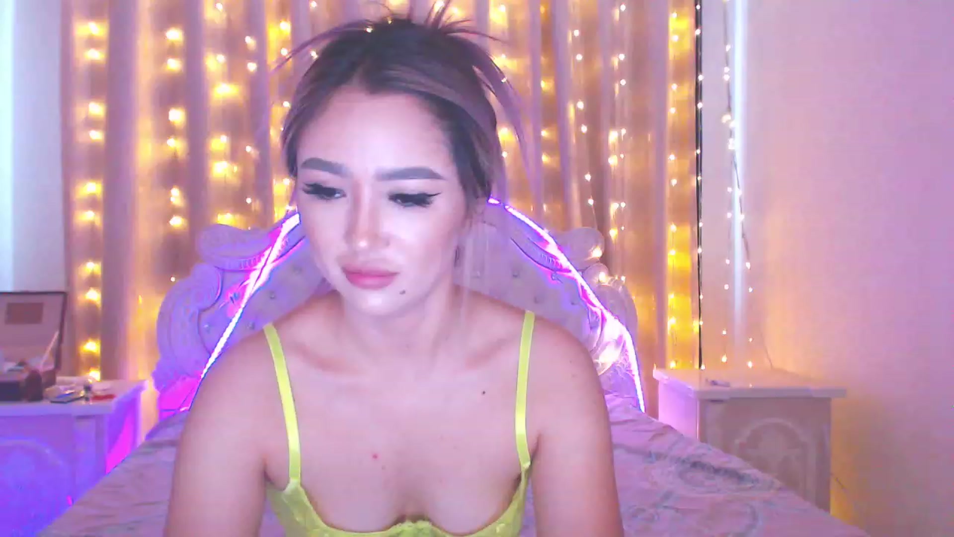 Gallery image thumbnail from MiraKyong's myfreecams stream on, 08/17/2023, 02:13 image 12 of 20