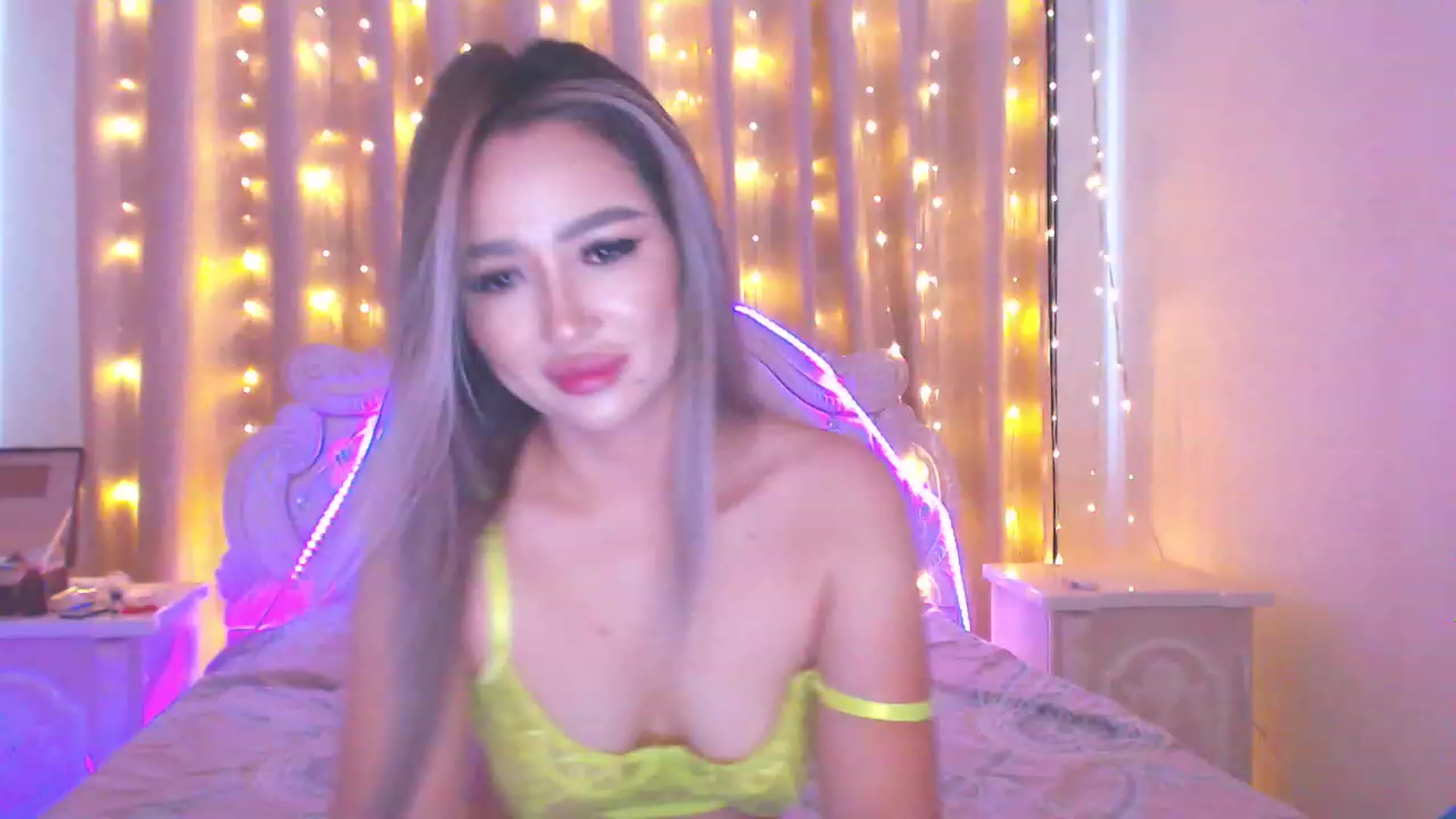 Gallery image thumbnail from MiraKyong's myfreecams stream on, 08/17/2023, 02:13 image 1 of 20
