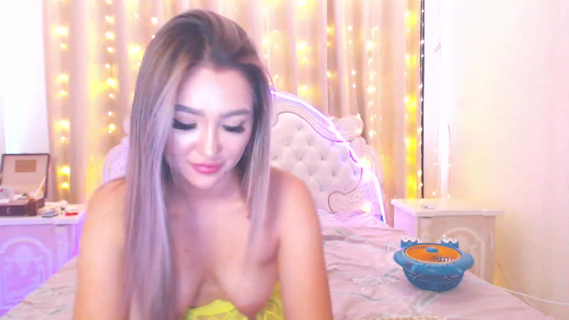 Gallery image thumbnail from MiraKyong's myfreecams stream on, 08/17/2023, 07:09 image 3 of 20
