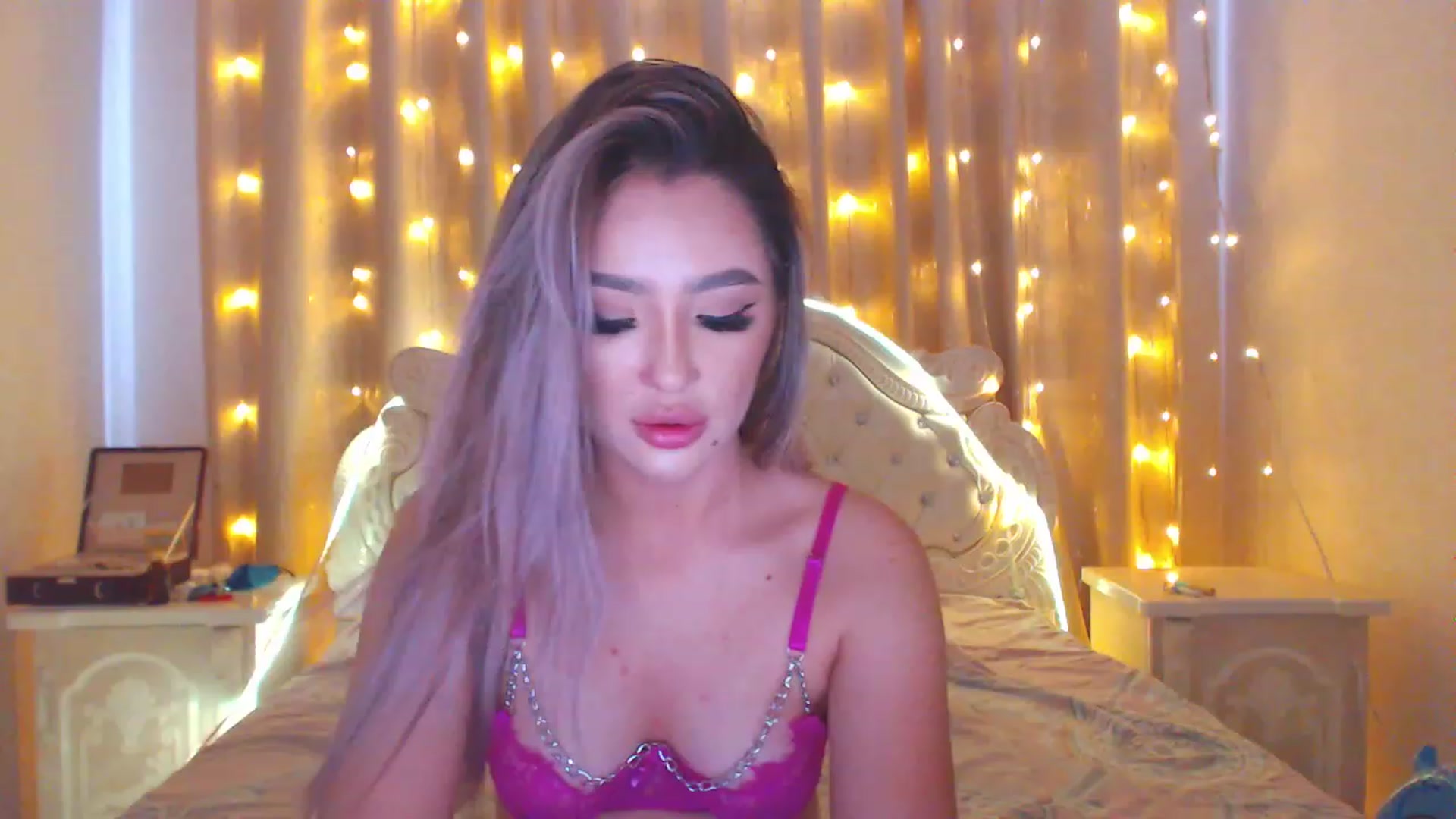 Gallery image thumbnail from MiraKyong's myfreecams stream on, 08/19/2023, 02:39 image 4 of 20