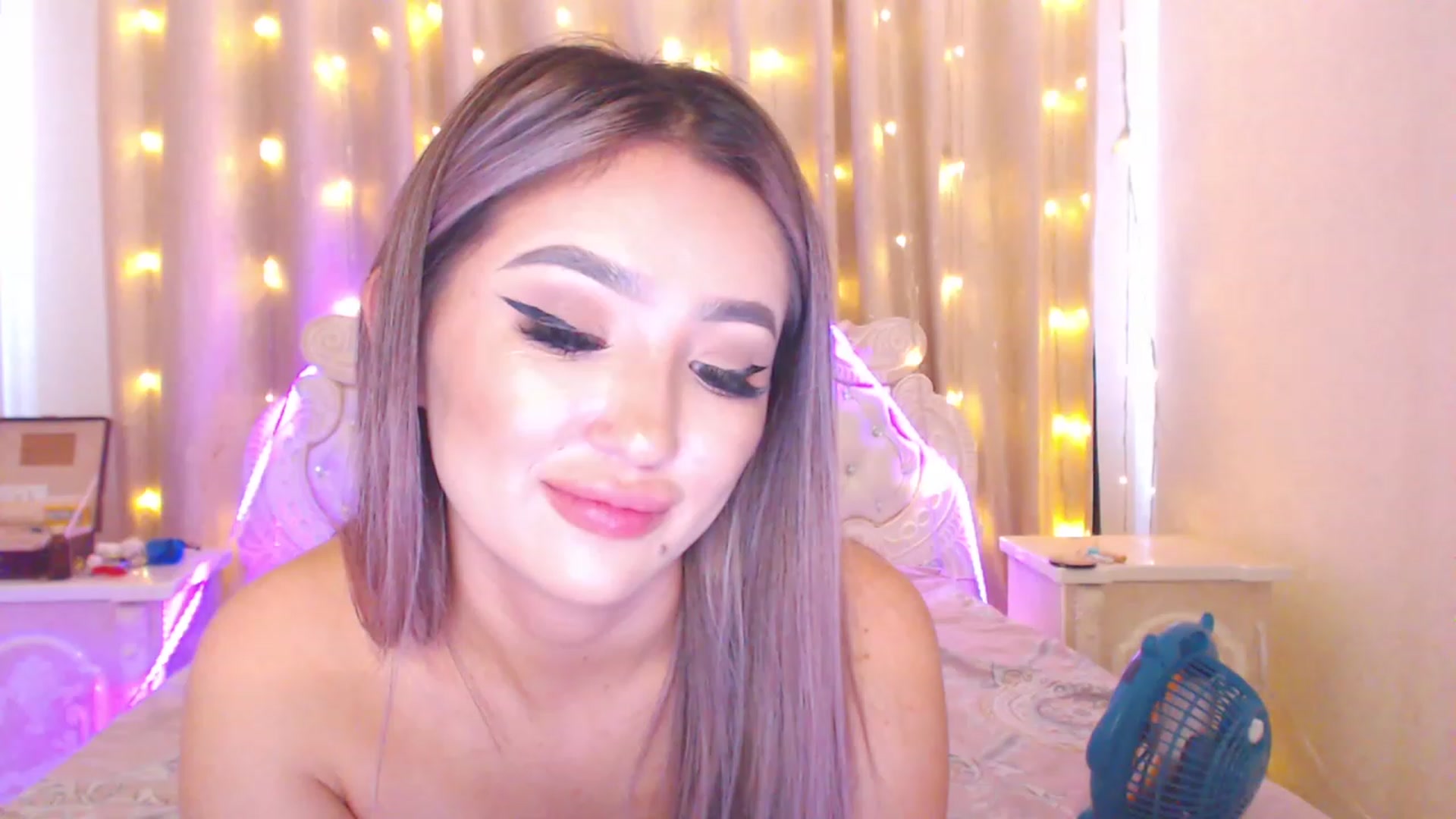 Gallery image thumbnail from MiraKyong's myfreecams stream on, 08/20/2023, 04:34 image 17 of 20