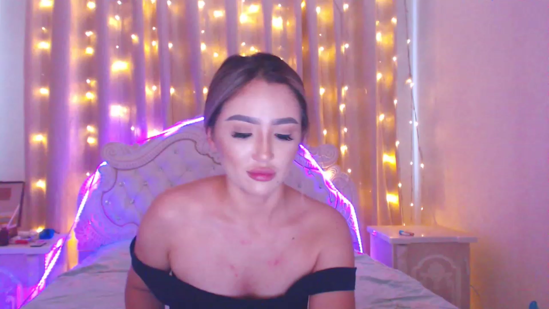 Gallery image thumbnail from MiraKyong's myfreecams stream on, 08/23/2023, 04:38 image 2 of 20