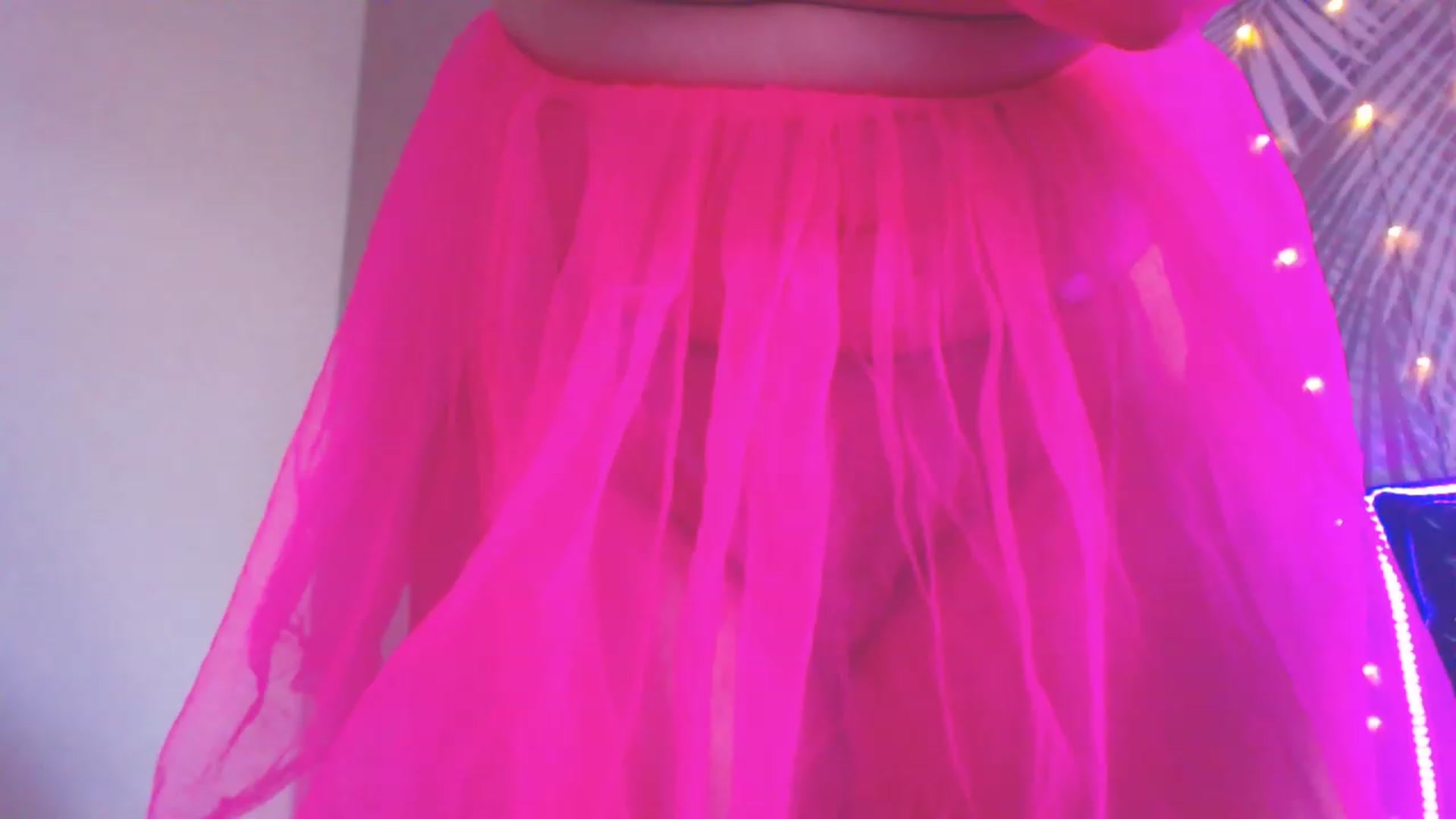 Gallery image thumbnail from MiraKyong's myfreecams stream on, 09/13/2023, 03:58 image 17 of 20