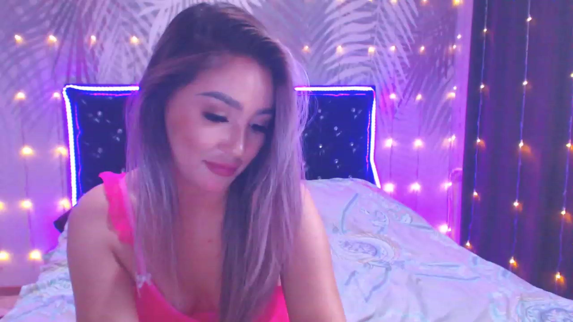 Gallery image thumbnail from MiraKyong's myfreecams stream on, 09/13/2023, 03:58 image 11 of 20