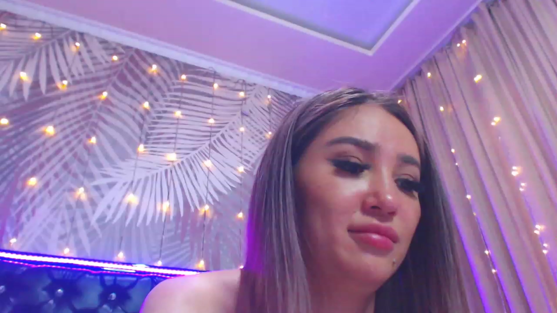 Gallery image thumbnail from MiraKyong's myfreecams stream on, 09/17/2023, 02:13 image 17 of 20