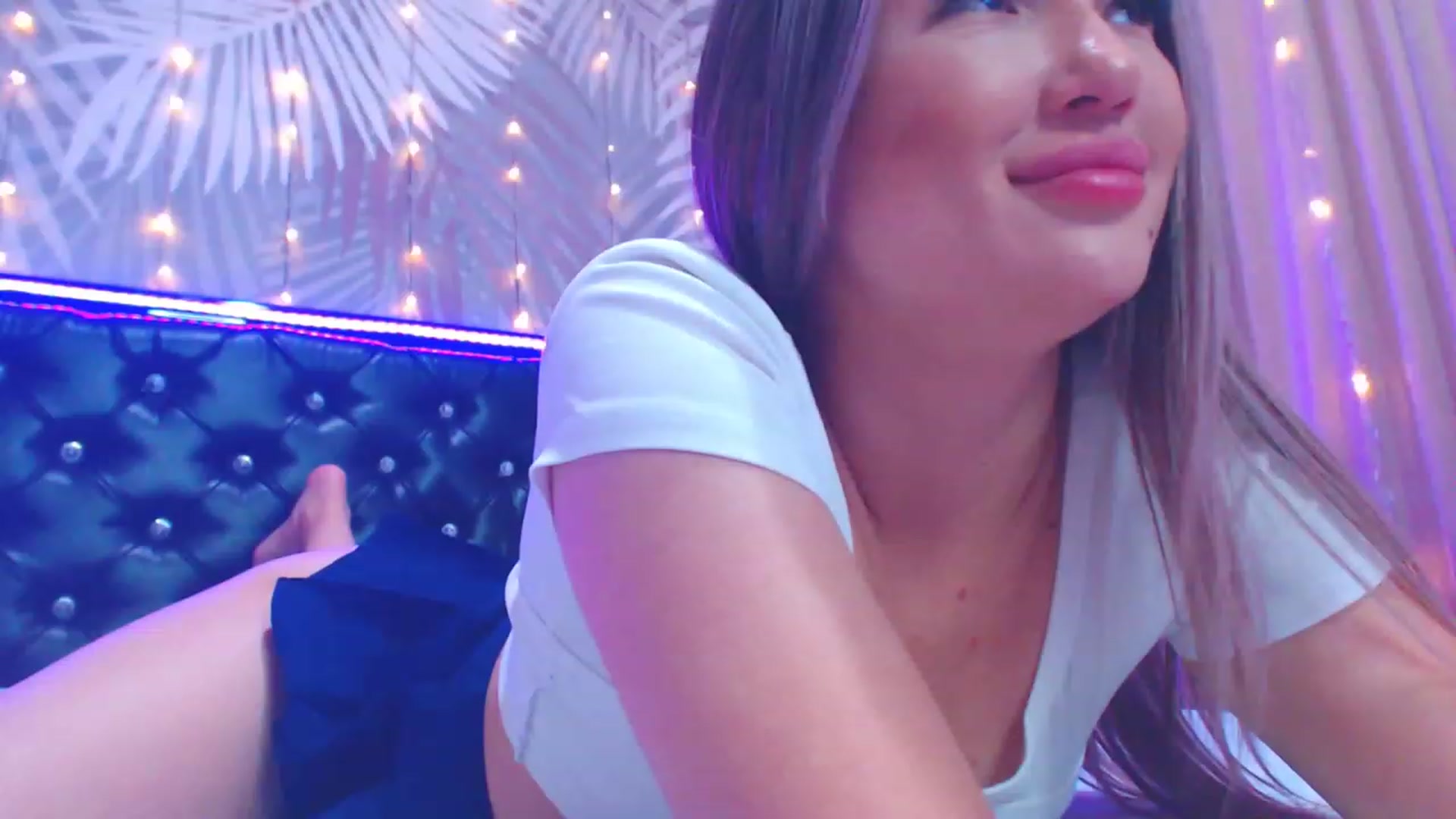 Gallery image thumbnail from MiraKyong's myfreecams stream on, 09/19/2023, 07:17 image 7 of 20