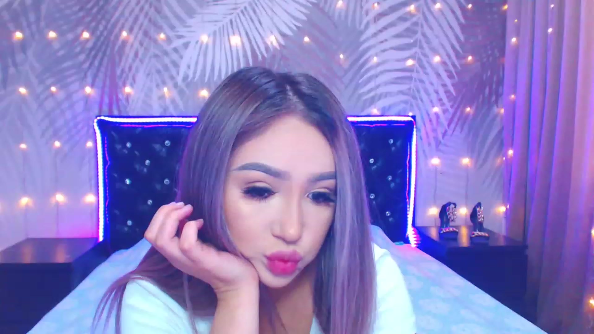 Gallery image thumbnail from MiraKyong's myfreecams stream on, 09/19/2023, 07:14 image 4 of 20