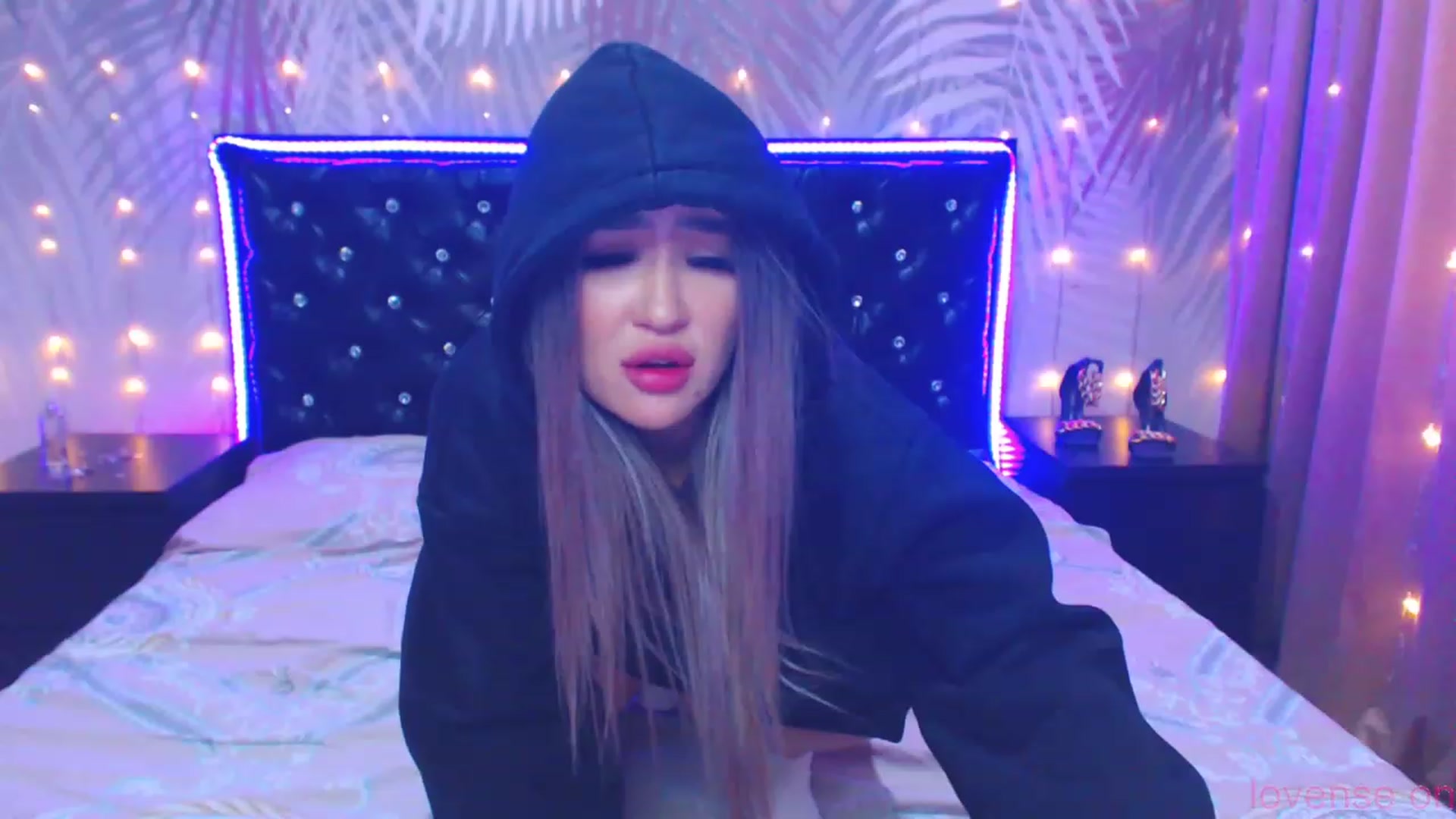 Gallery image thumbnail from MiraKyong's myfreecams stream on, 09/26/2023, 06:22 image 1 of 20