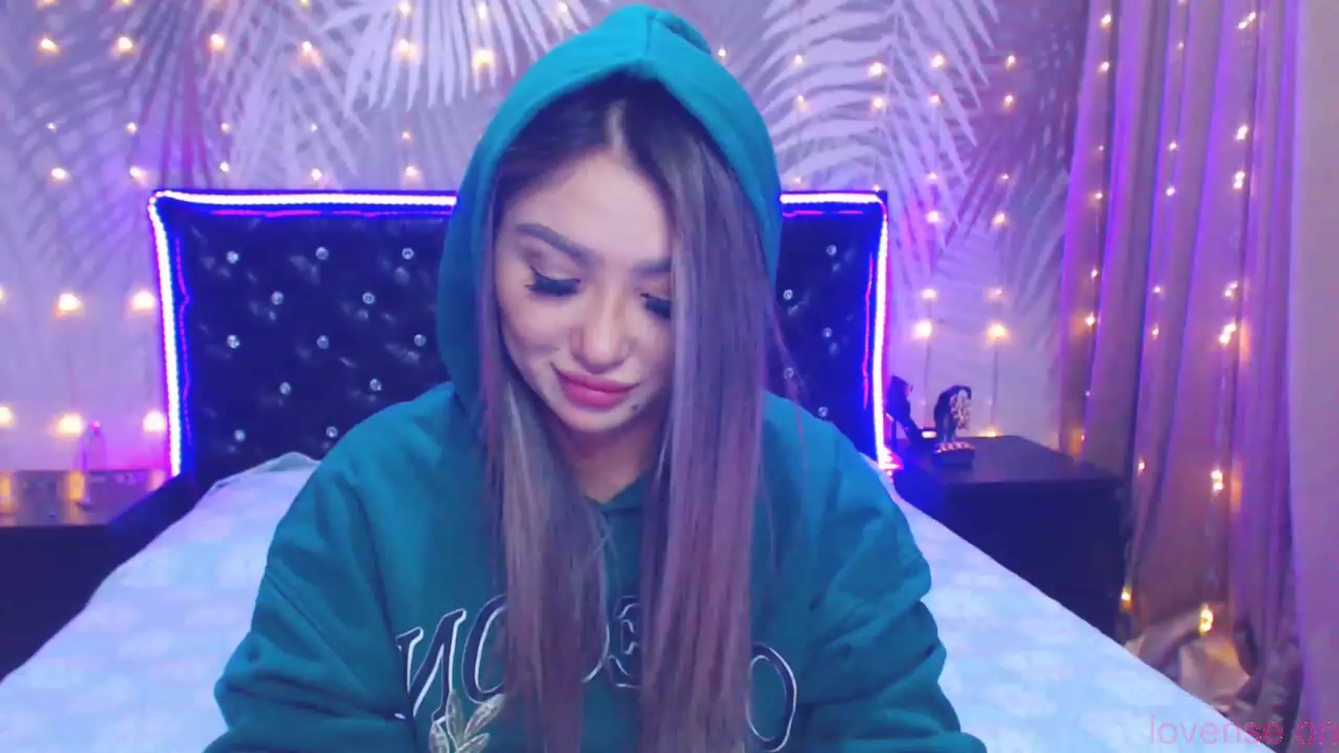 Gallery image thumbnail from MiraKyong's myfreecams stream on, 09/30/2023, 24:50 image 15 of 20
